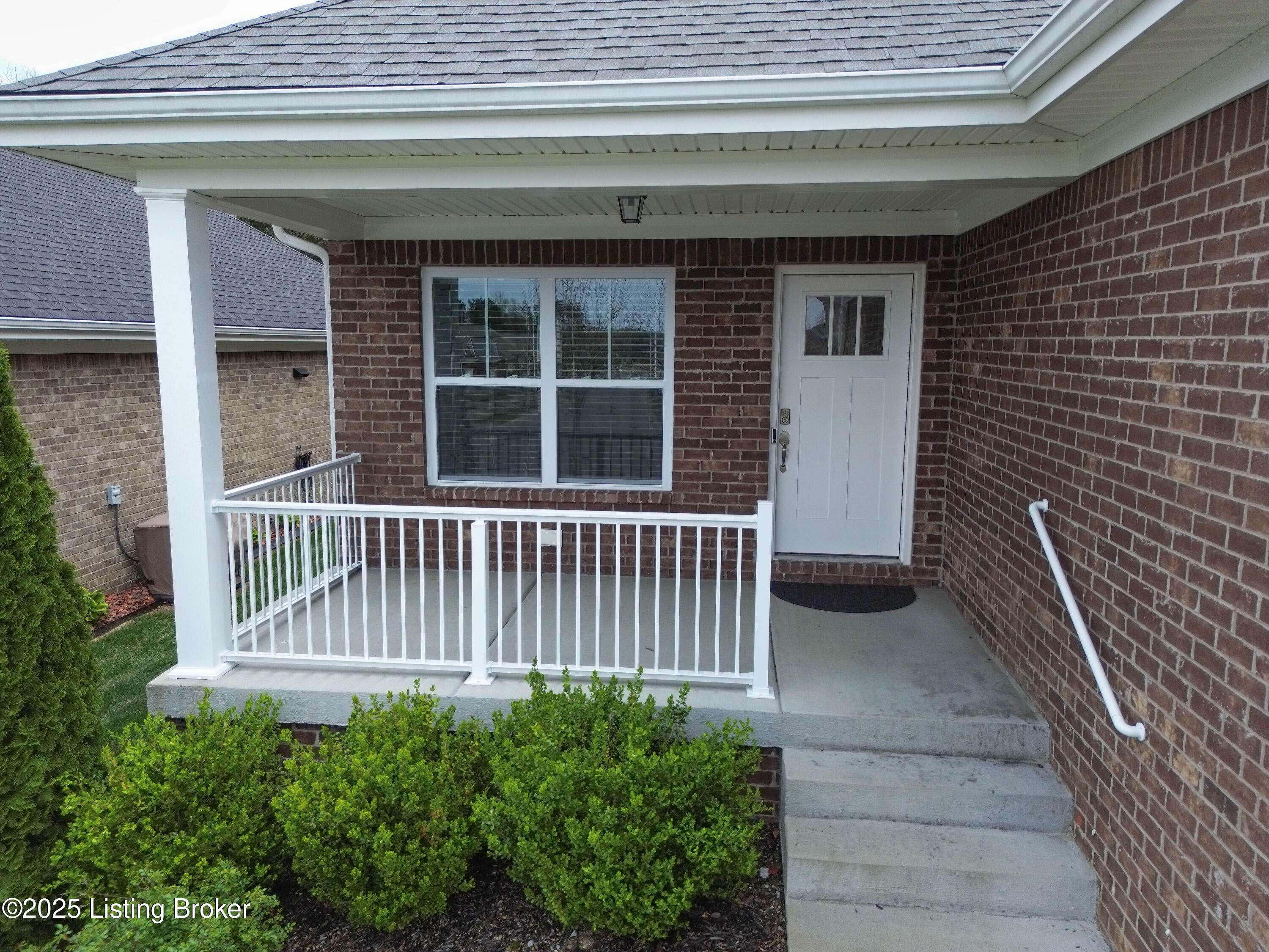 Louisville, KY 40291,8105 Cedar Crest Ln