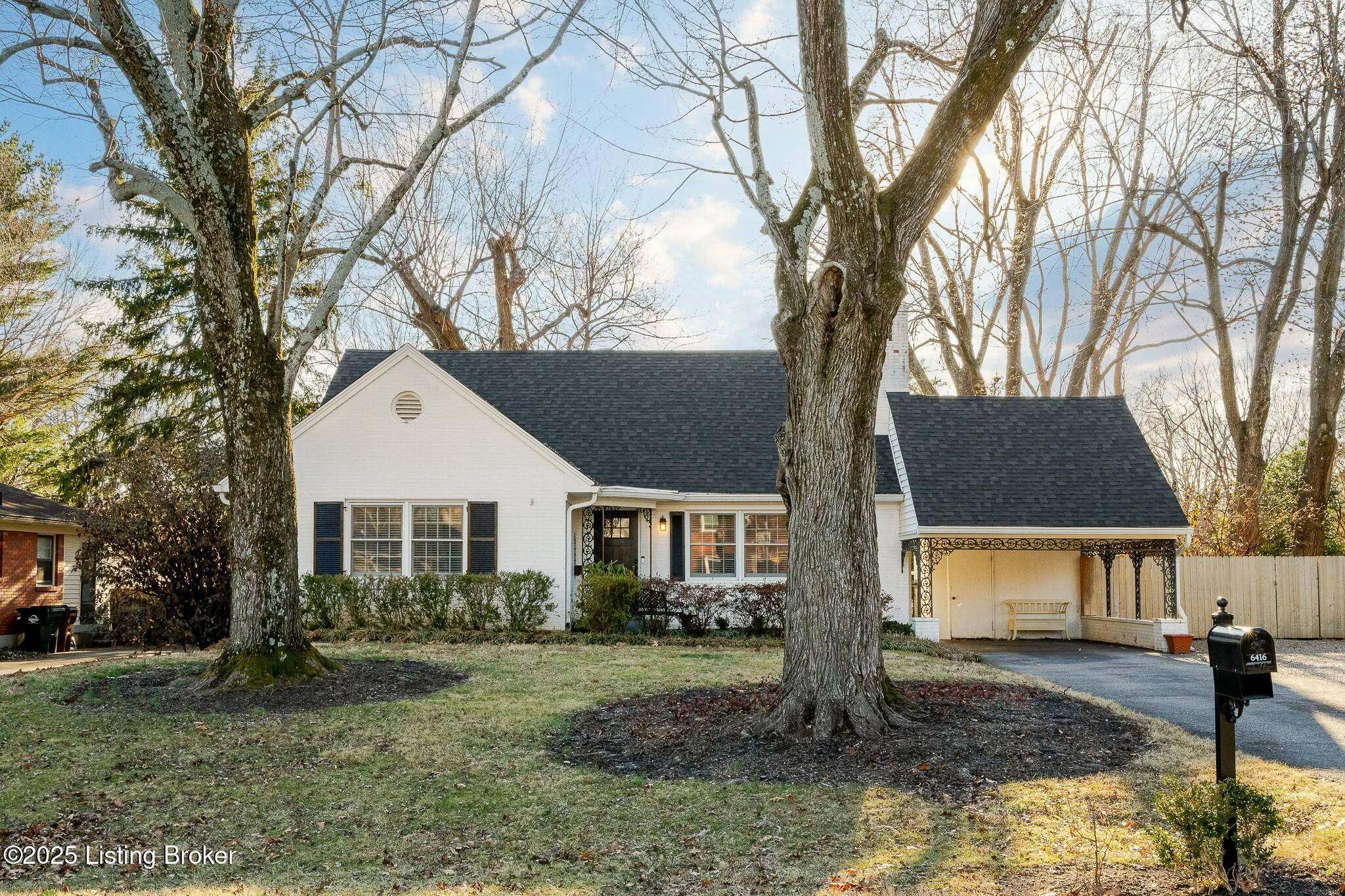 Louisville, KY 40207,6416 Regency Ln