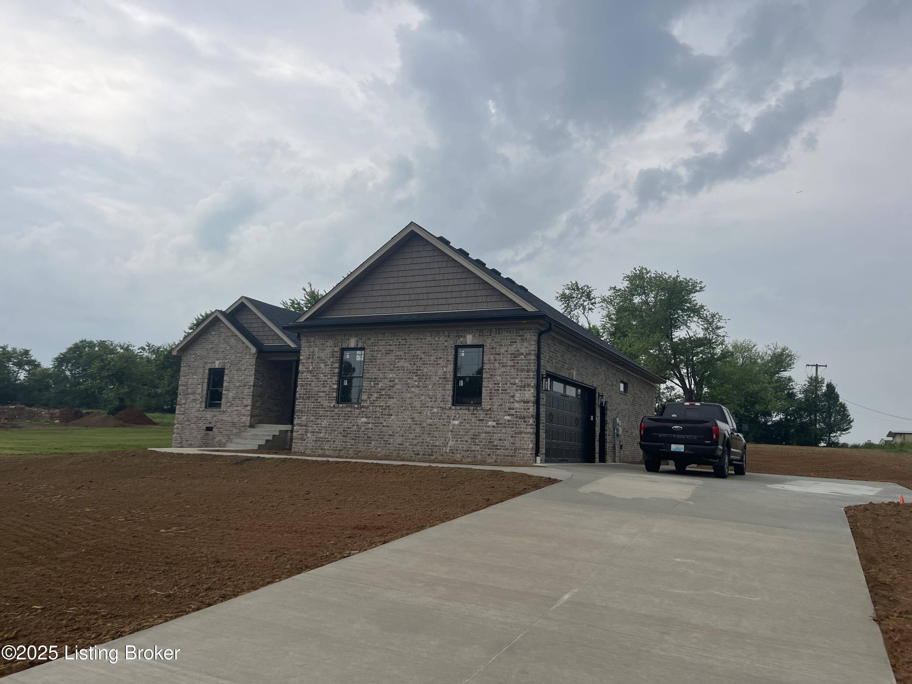 Shepherdsville, KY 40165,321 Robin WAY