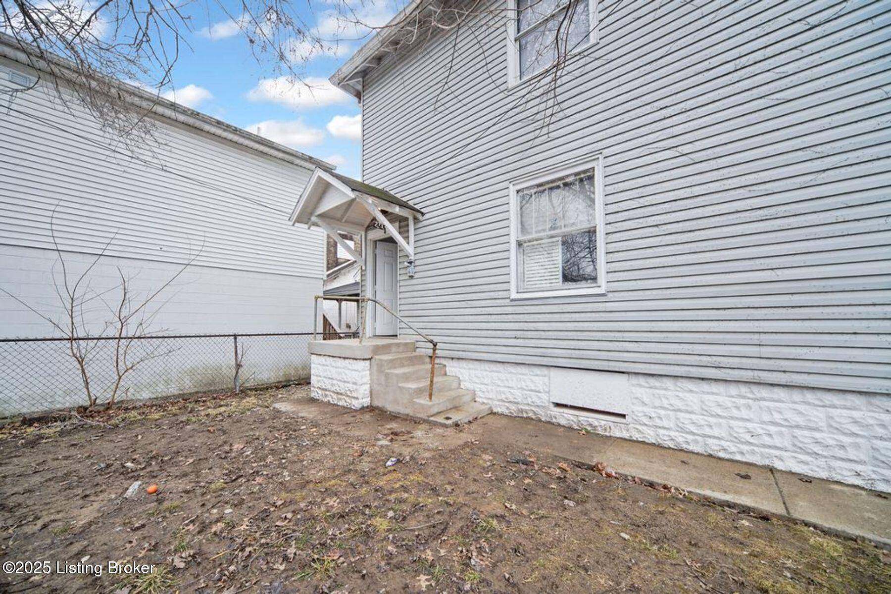 Louisville, KY 40208,2733 Taylor Blvd