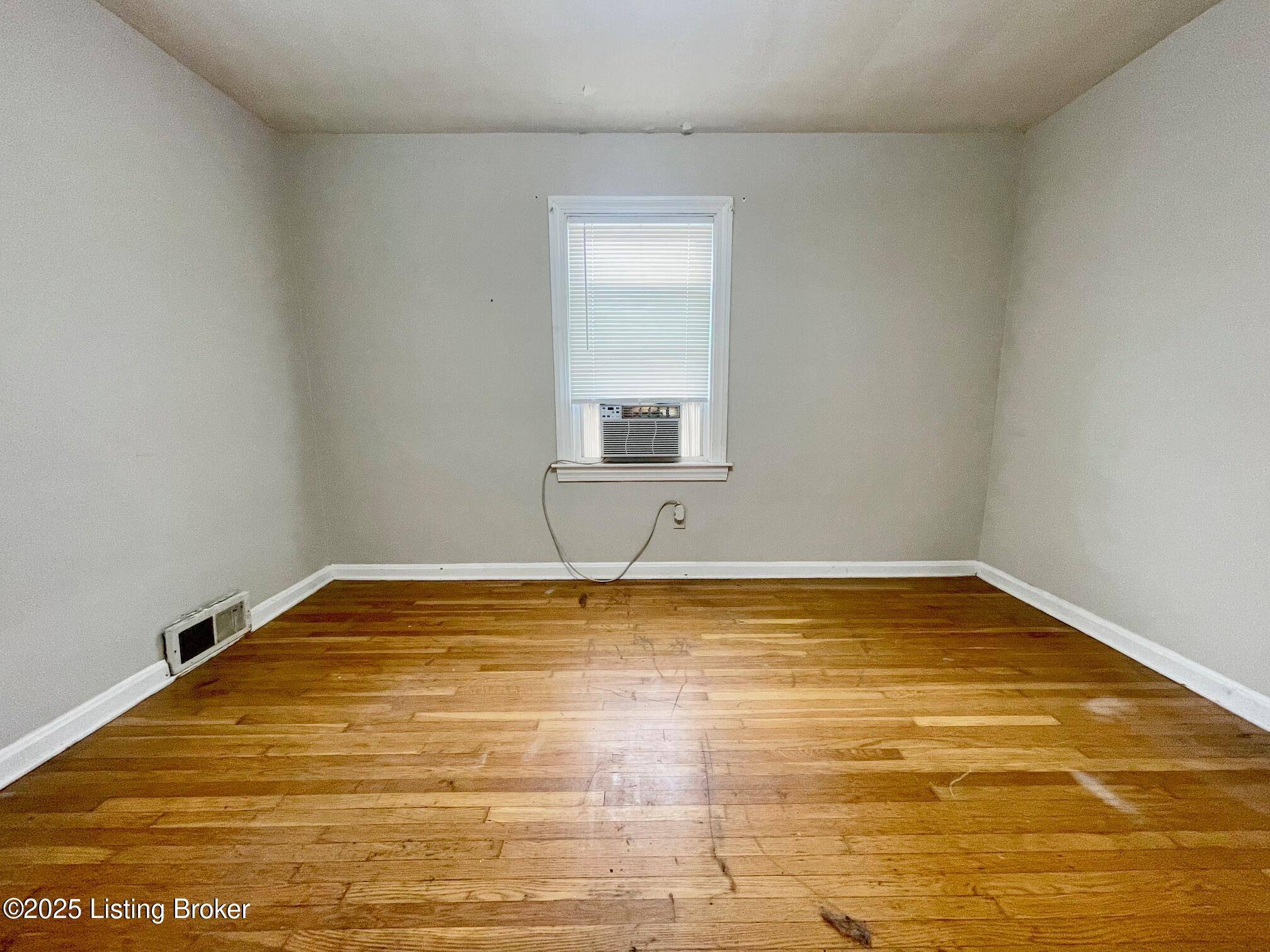 Louisville, KY 40207,208 Breckenridge Ln #2