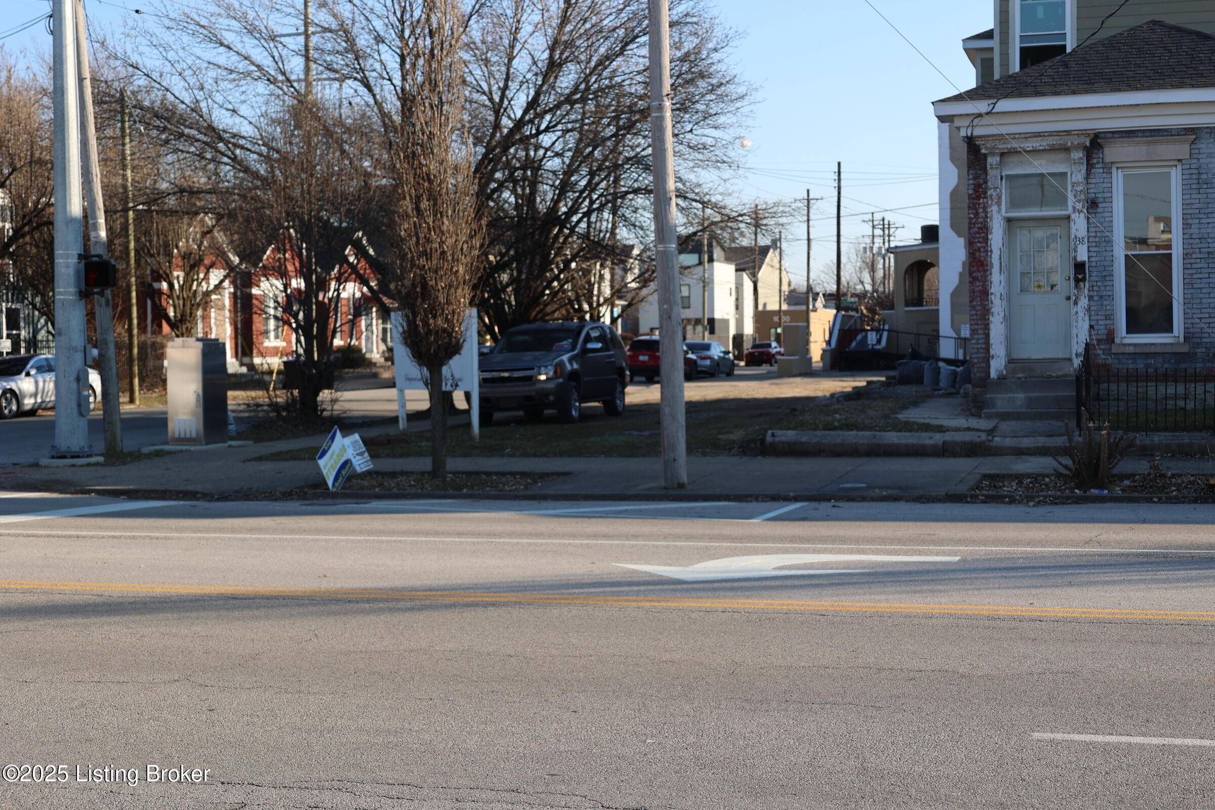 Louisville, KY 40204,940 E Jefferson St