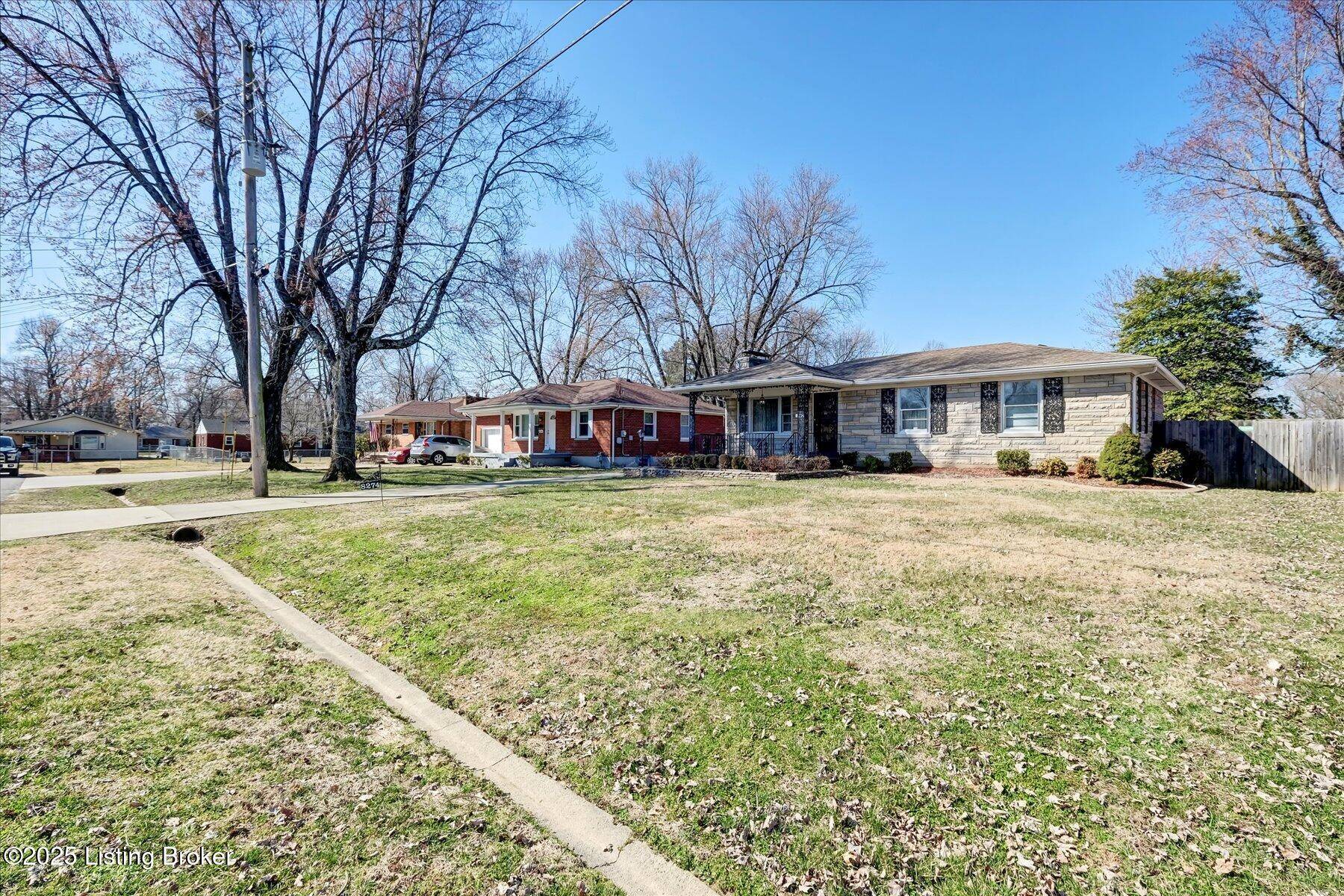 Louisville, KY 40258,8274 Blake Ln