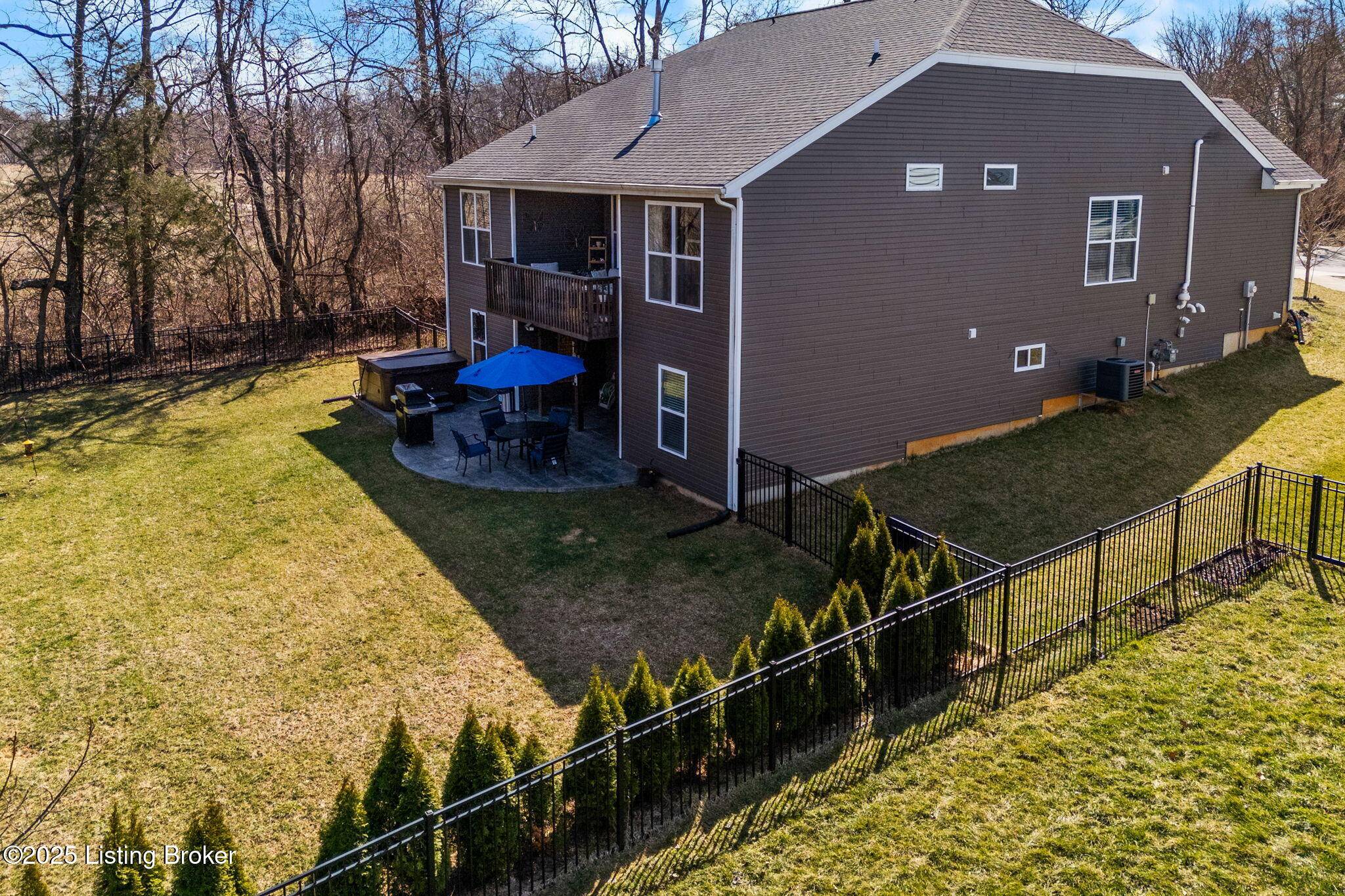 Louisville, KY 40245,2001 Meadows Edge Ln