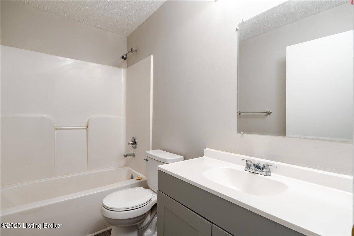 Clarksville, IN 47129,636 W Francis Ave