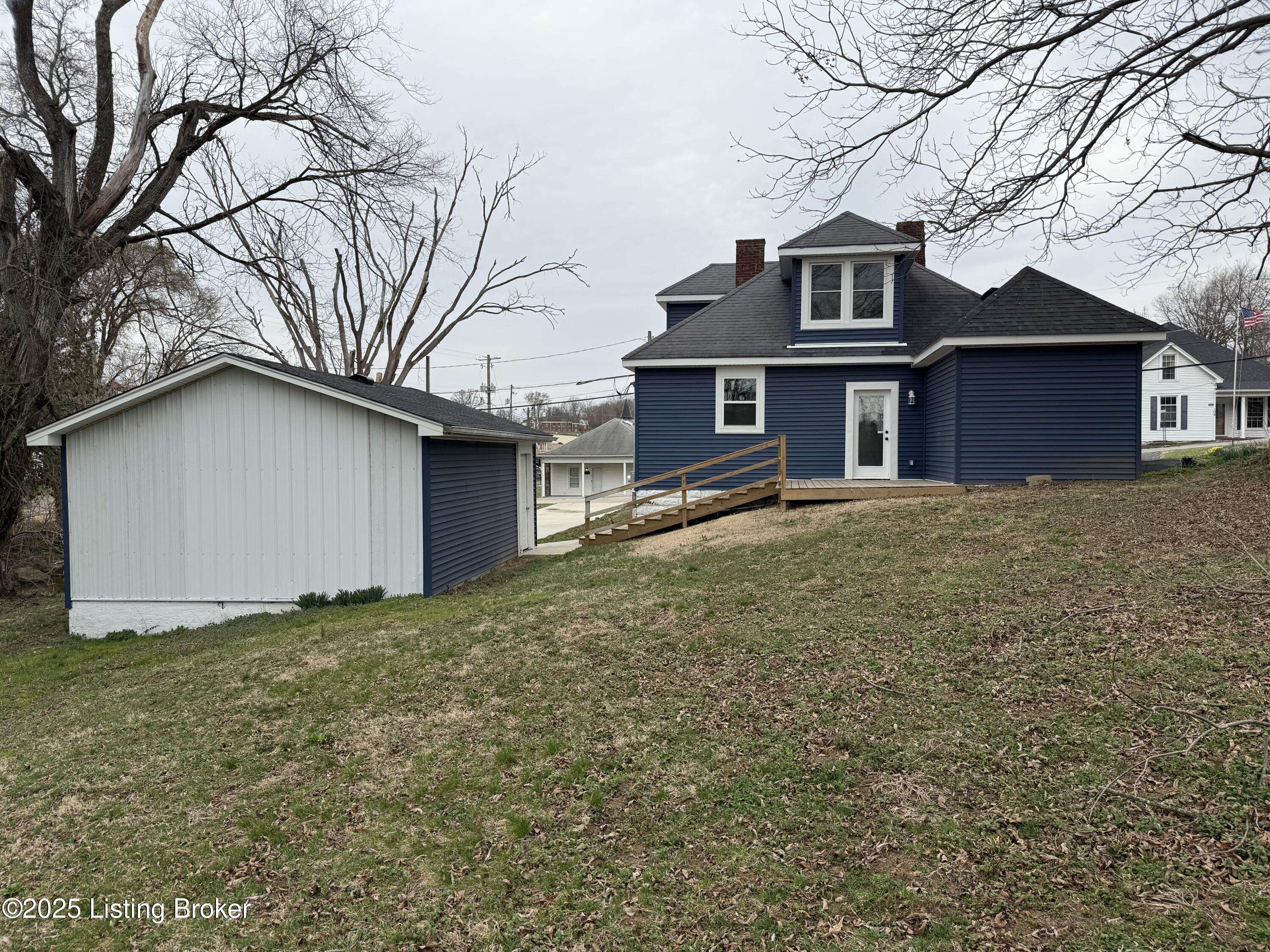 Bloomfield, KY 40008,105 Mckay Ave