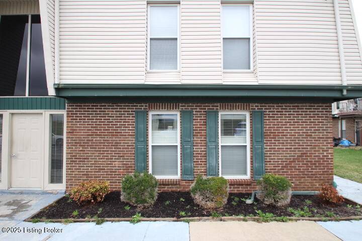 Frankfort, KY 40601,1310 Louisville Rd #58