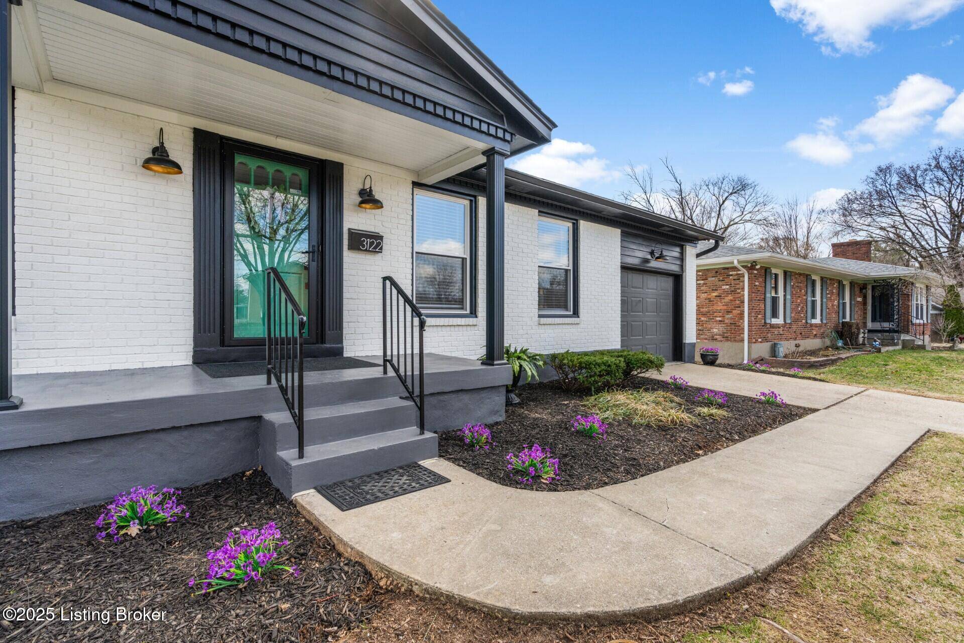 Louisville, KY 40205,3122 Sunny Ln