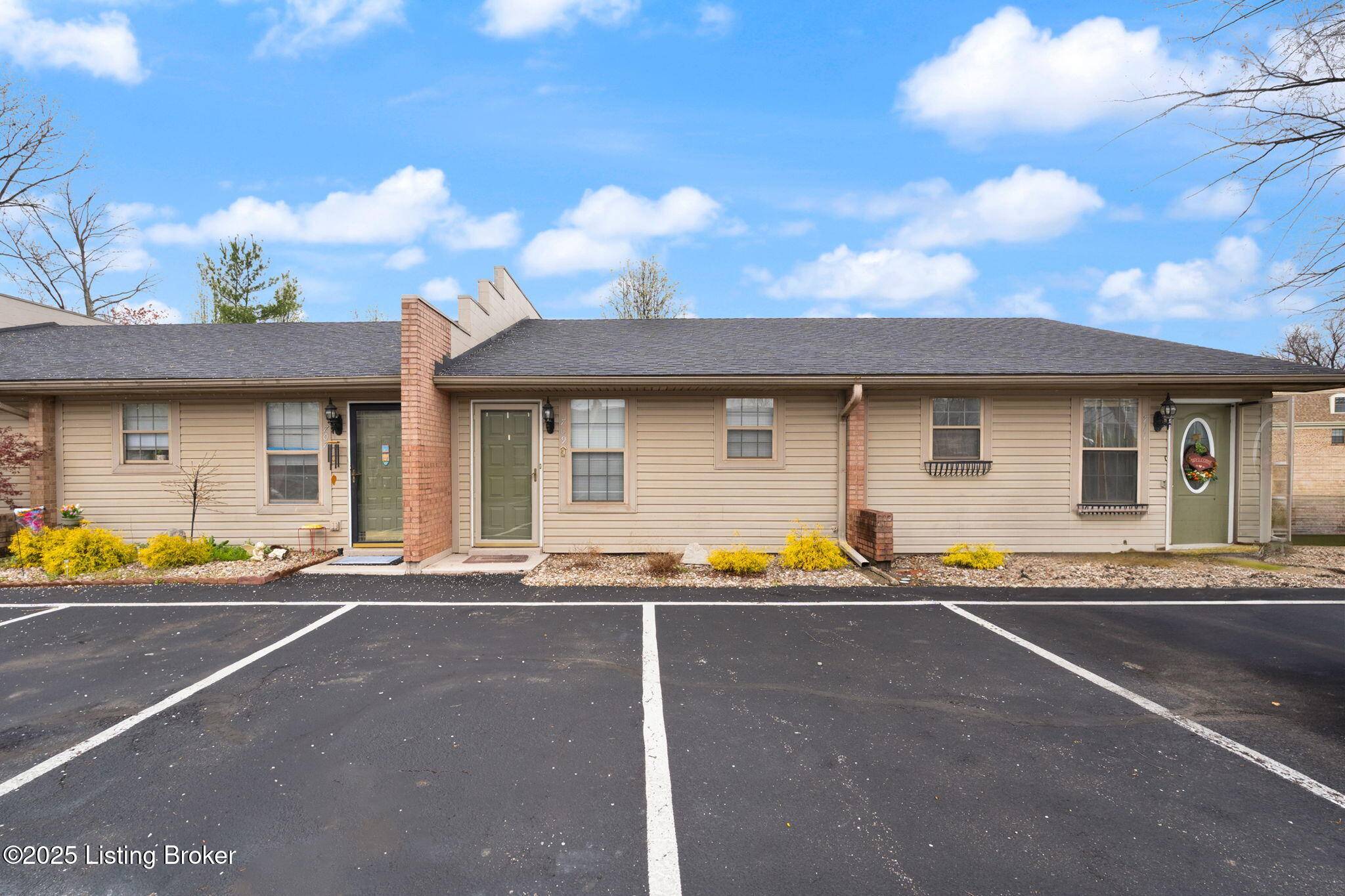 New Albany, IN 47150,709 Victoria Ct #47150