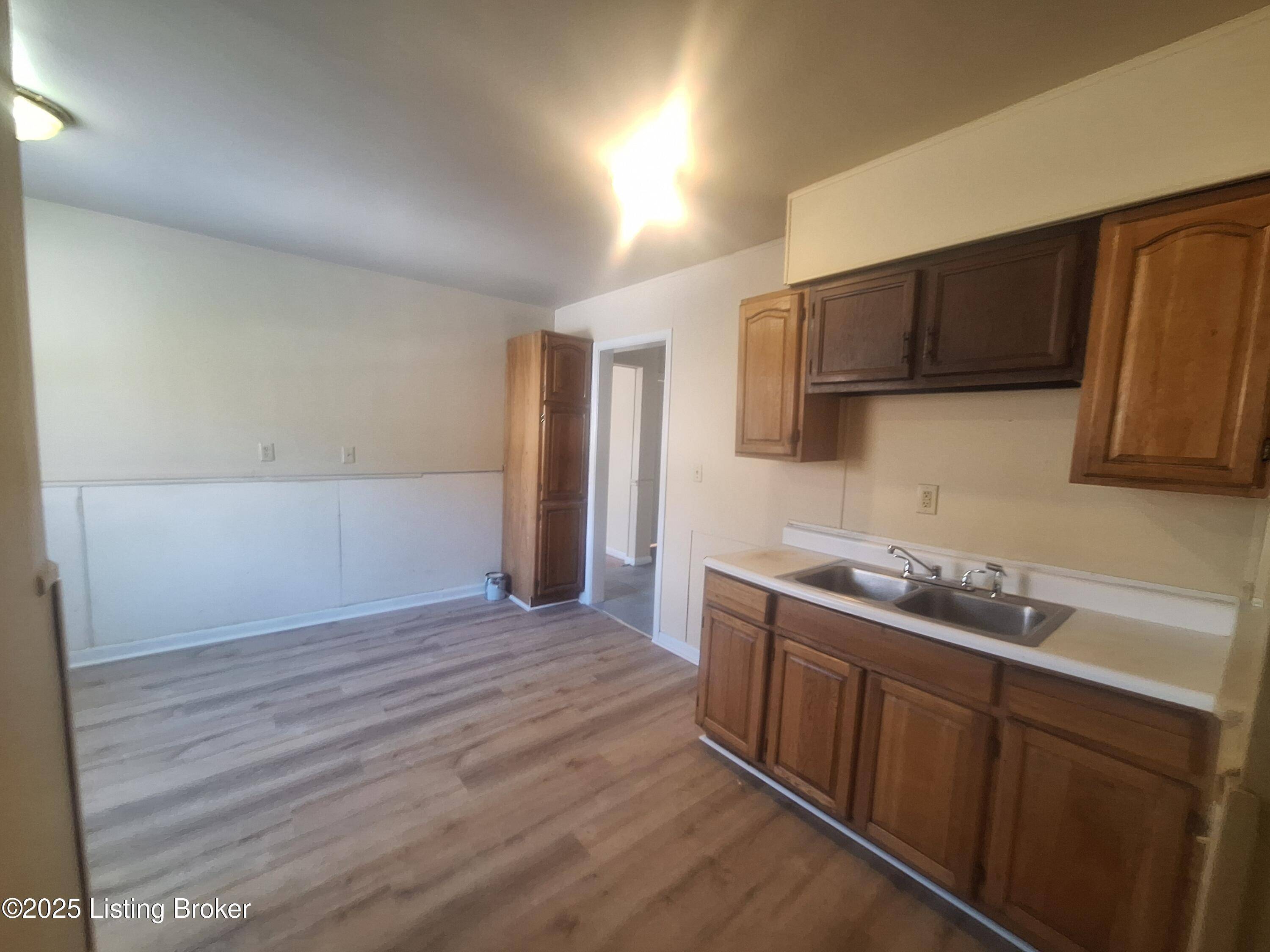 Louisville, KY 40211,2320 S 36th St