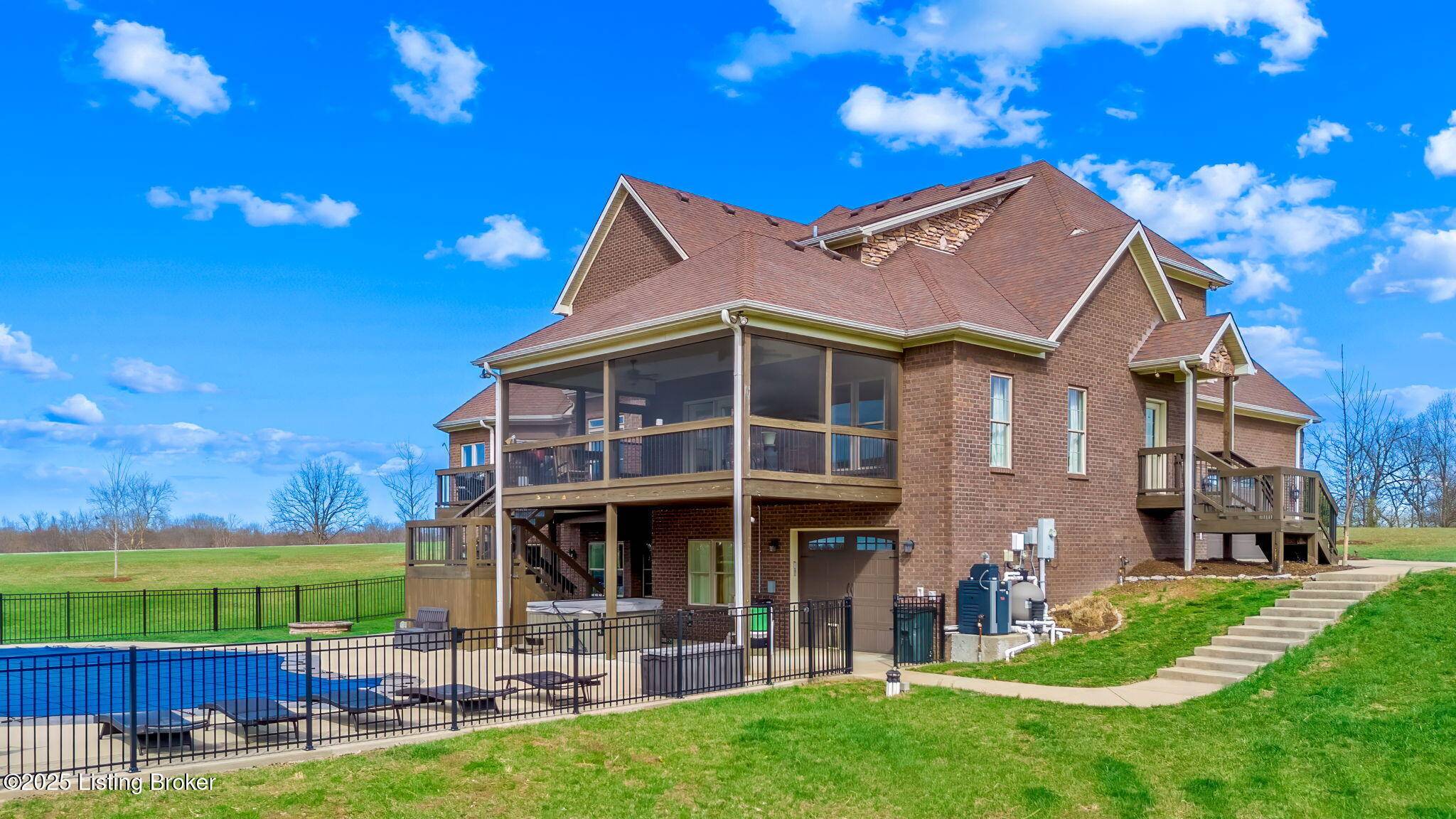 Simpsonville, KY 40067,101 Deer Ridge Ct