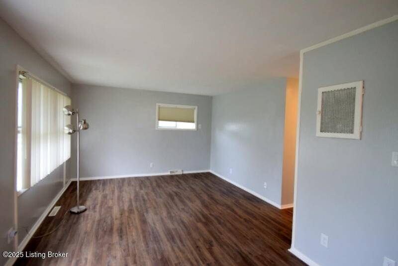 Louisville, KY 40213,4912 Bluebird Ave