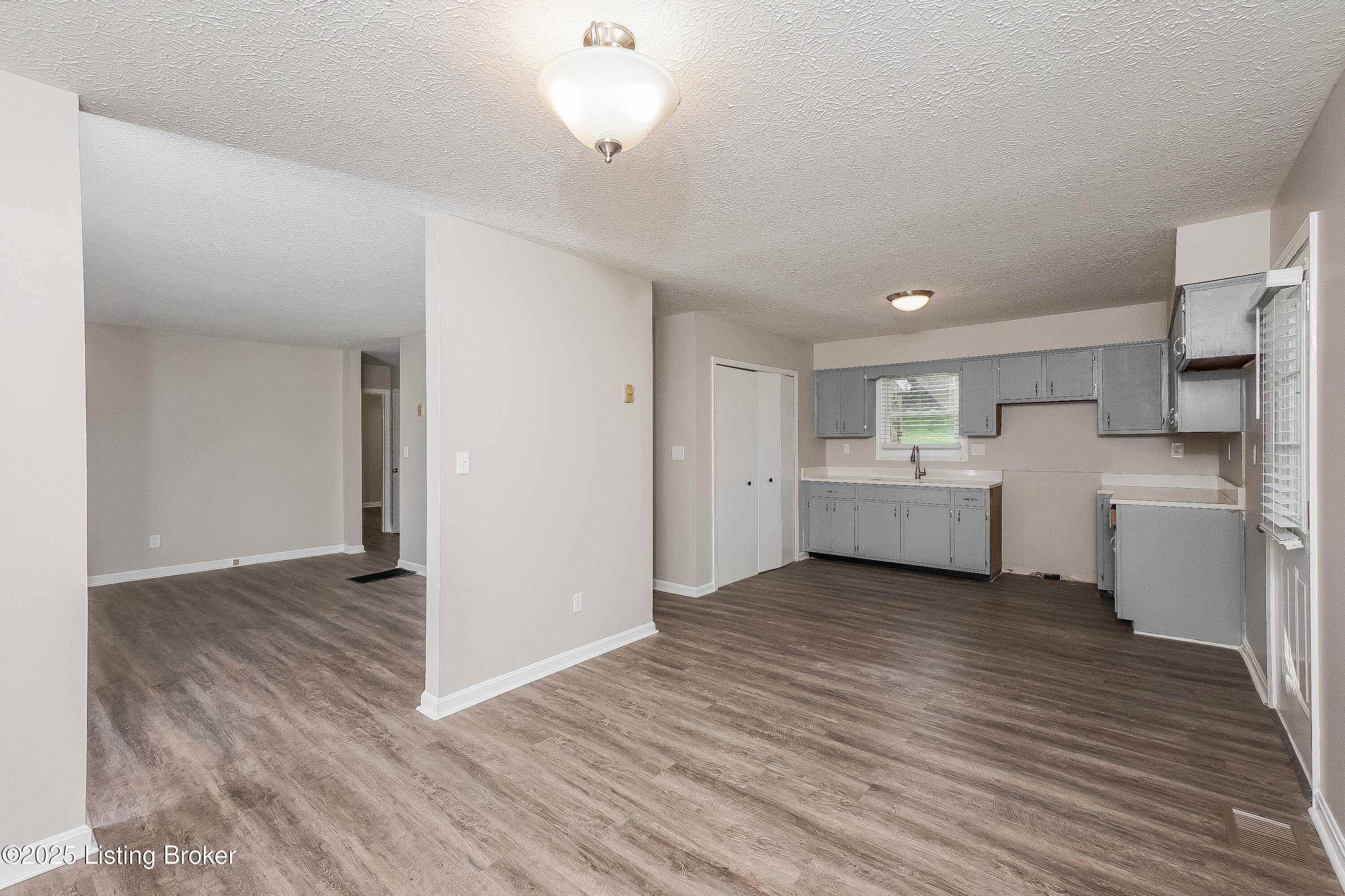 Shepherdsville, KY 40165,129 Johnson Dr