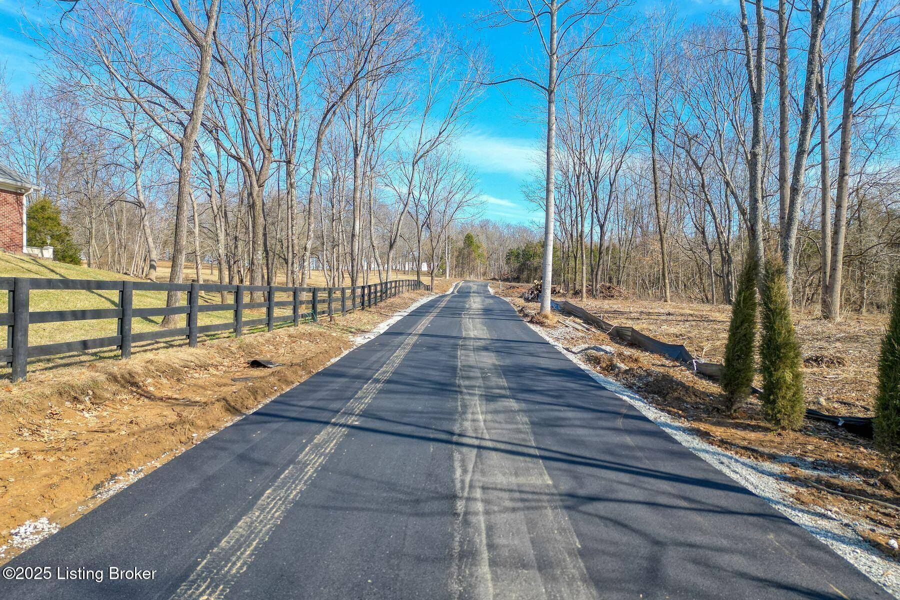 Pewee Valley, KY 40056,3 Bainsley Ln