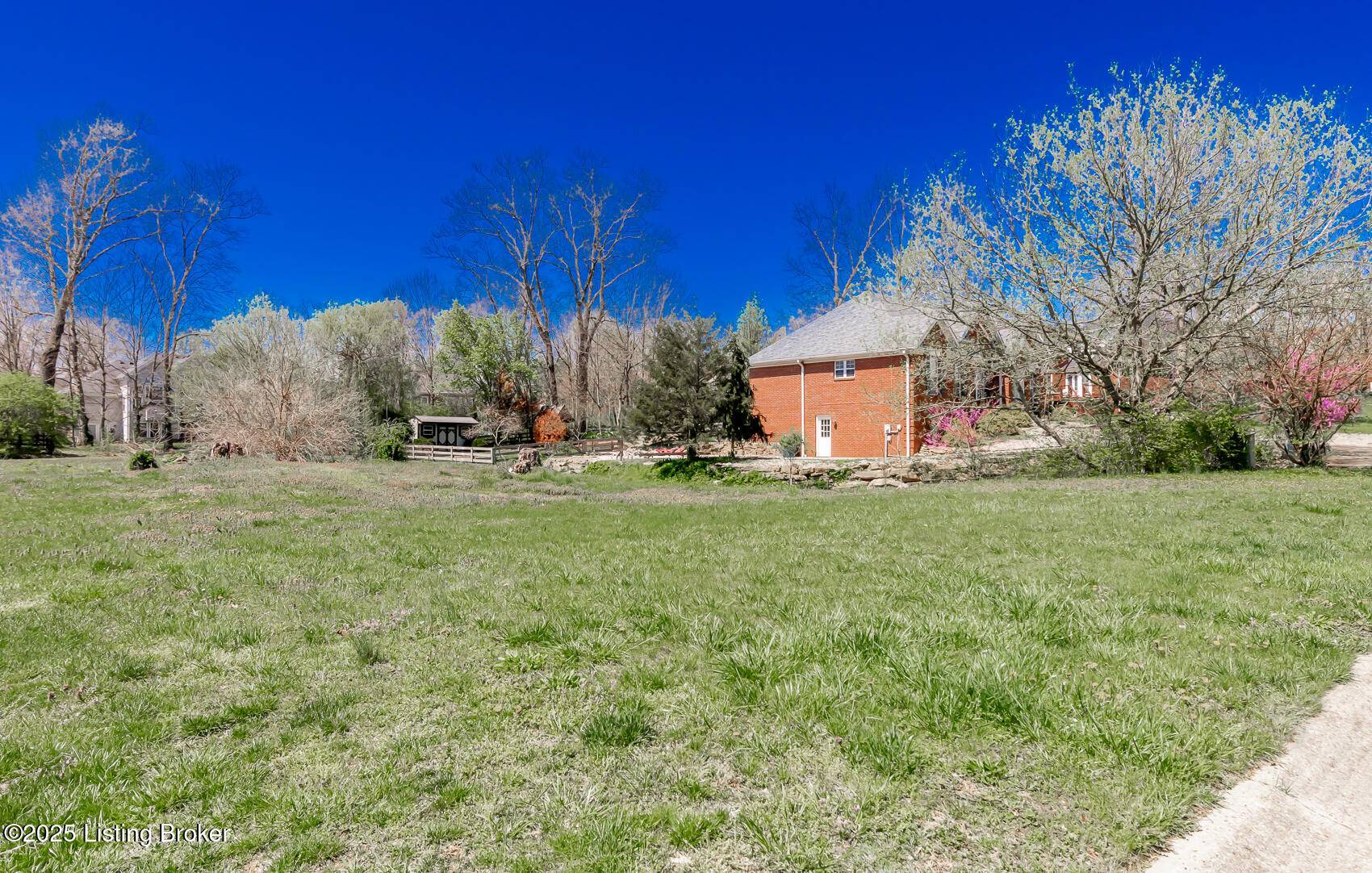La Grange, KY 40031,526 Wood Lake Dr