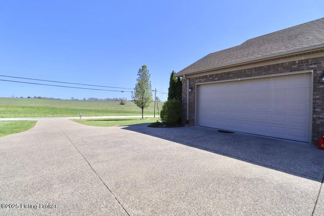 Mt Washington, KY 40047,1275 Stringer Ln