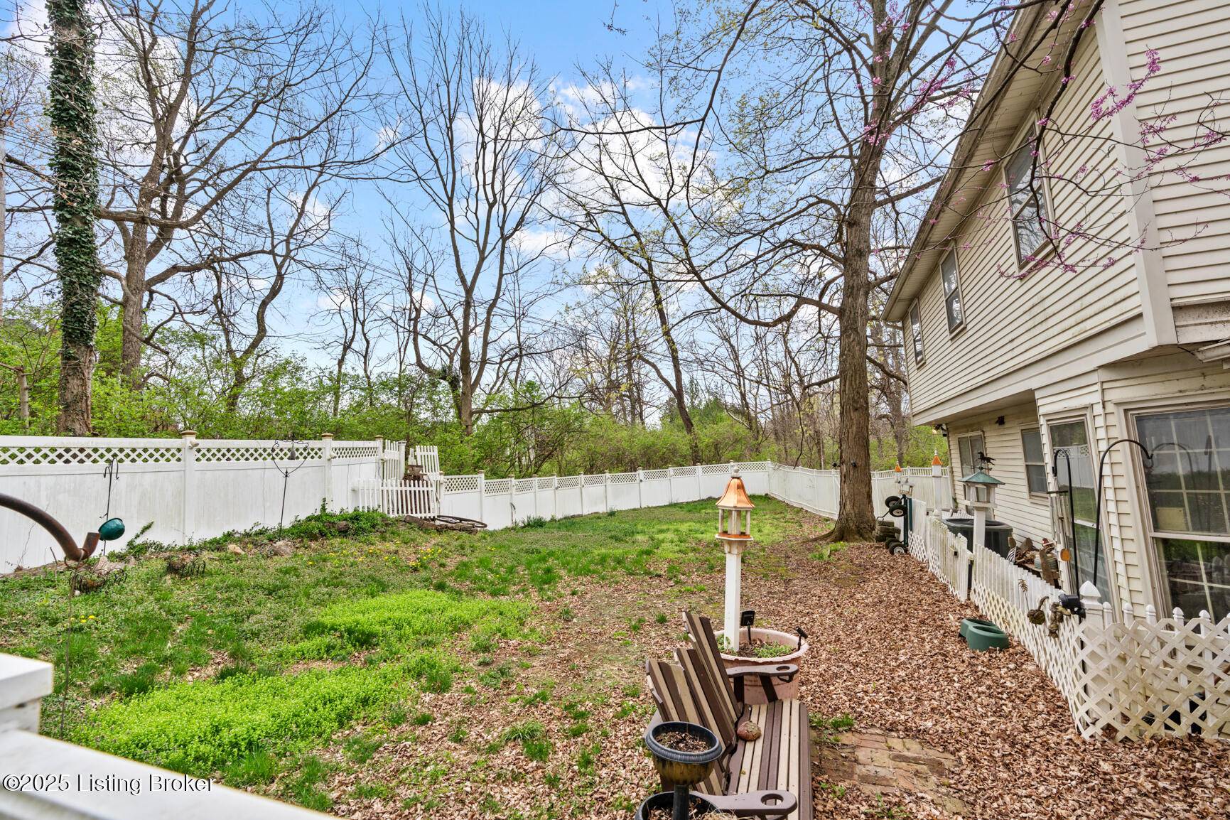 Prospect, KY 40059,13206 Creekview Rd