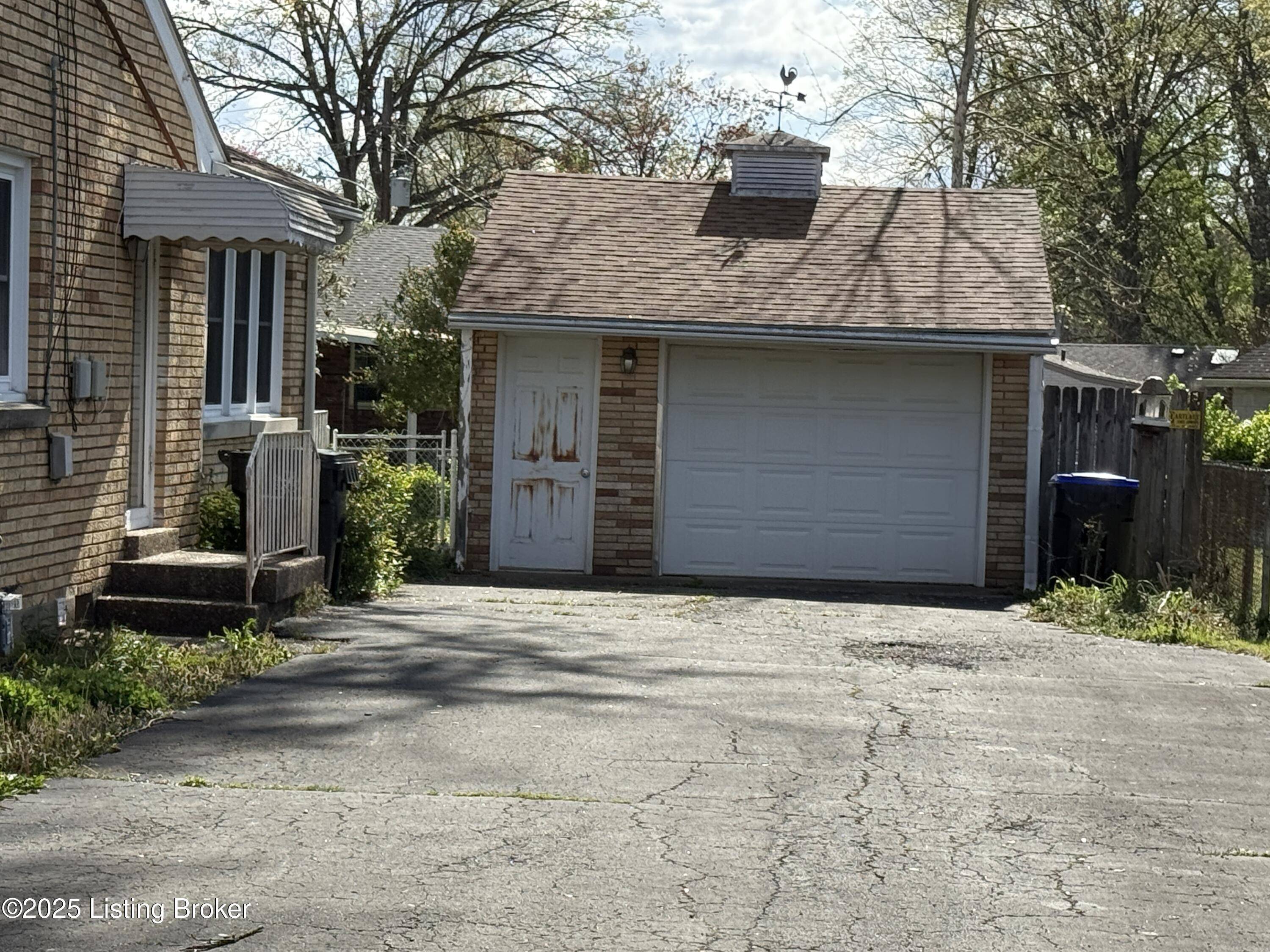Louisville, KY 40214,5427 Southview Dr