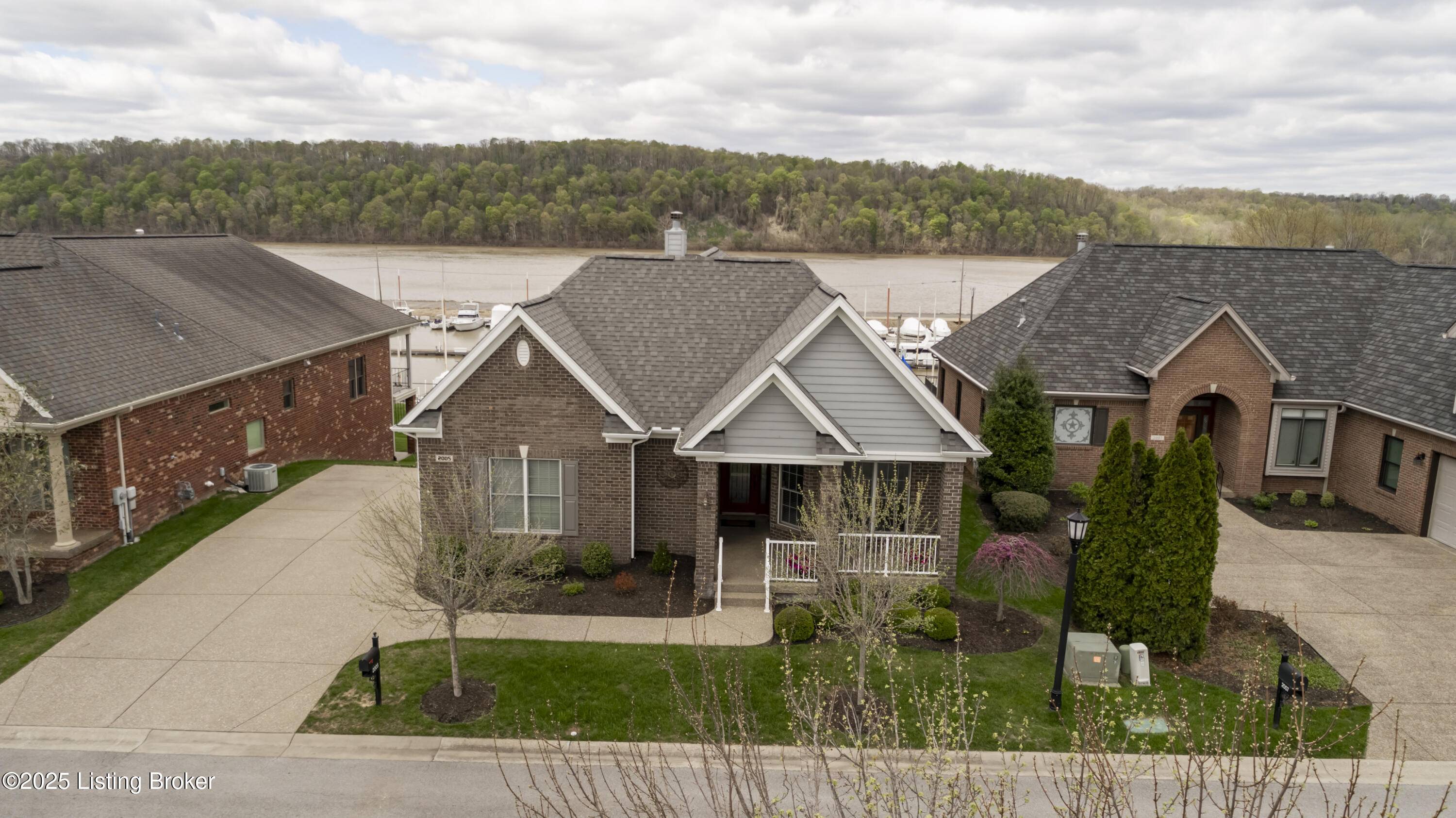 Prospect, KY 40059,2005 River View Ct