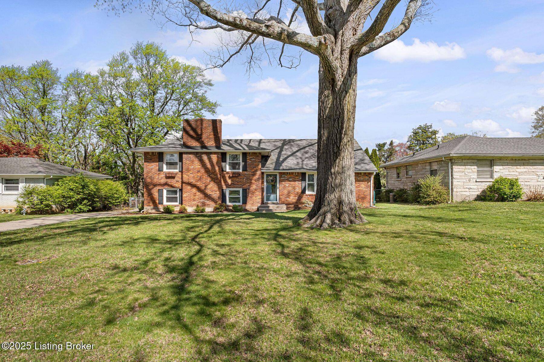 Louisville, KY 40299,2214 Janlyn Rd