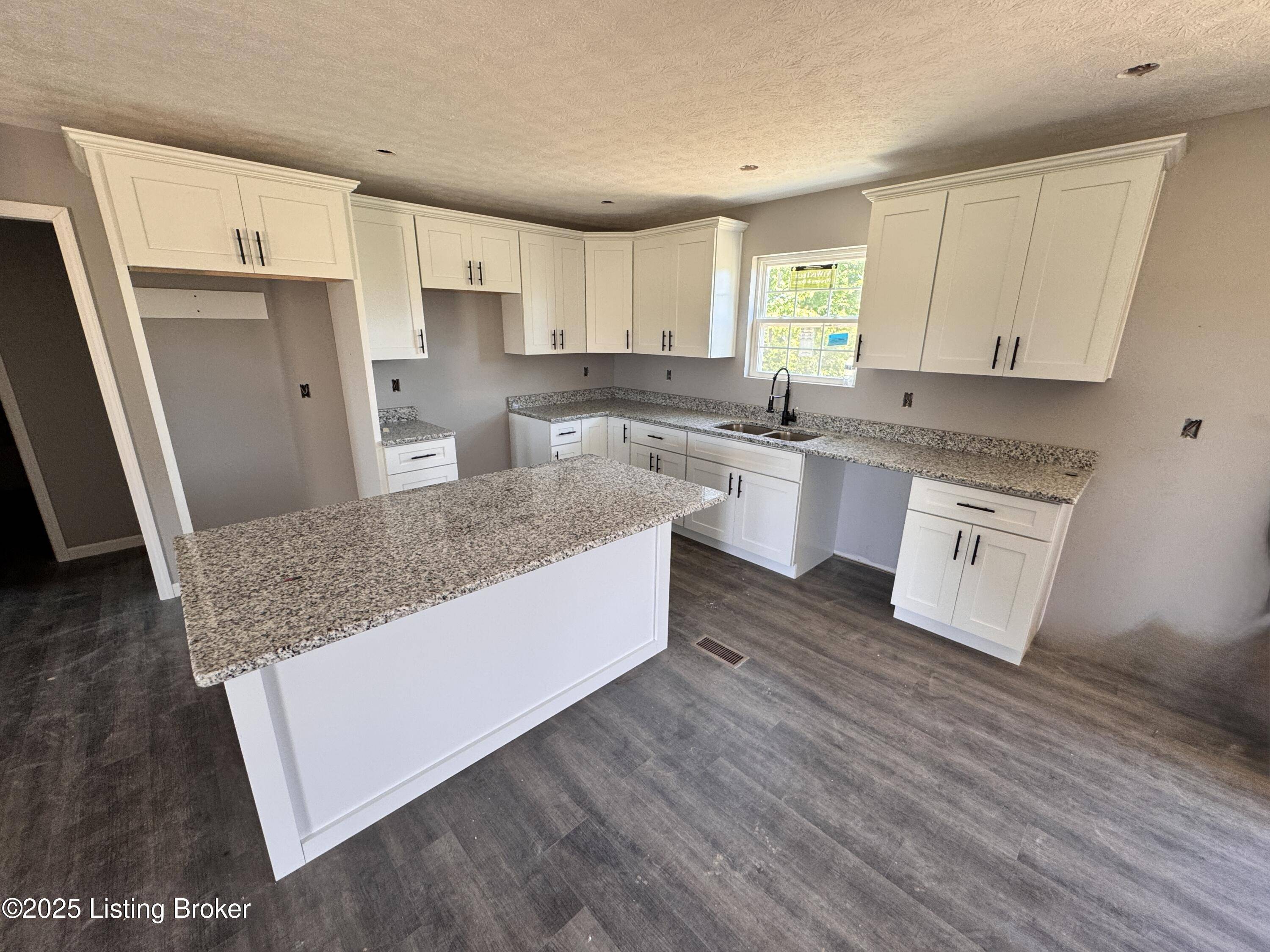 Payneville, KY 40157,3408 Rhodelia Rd
