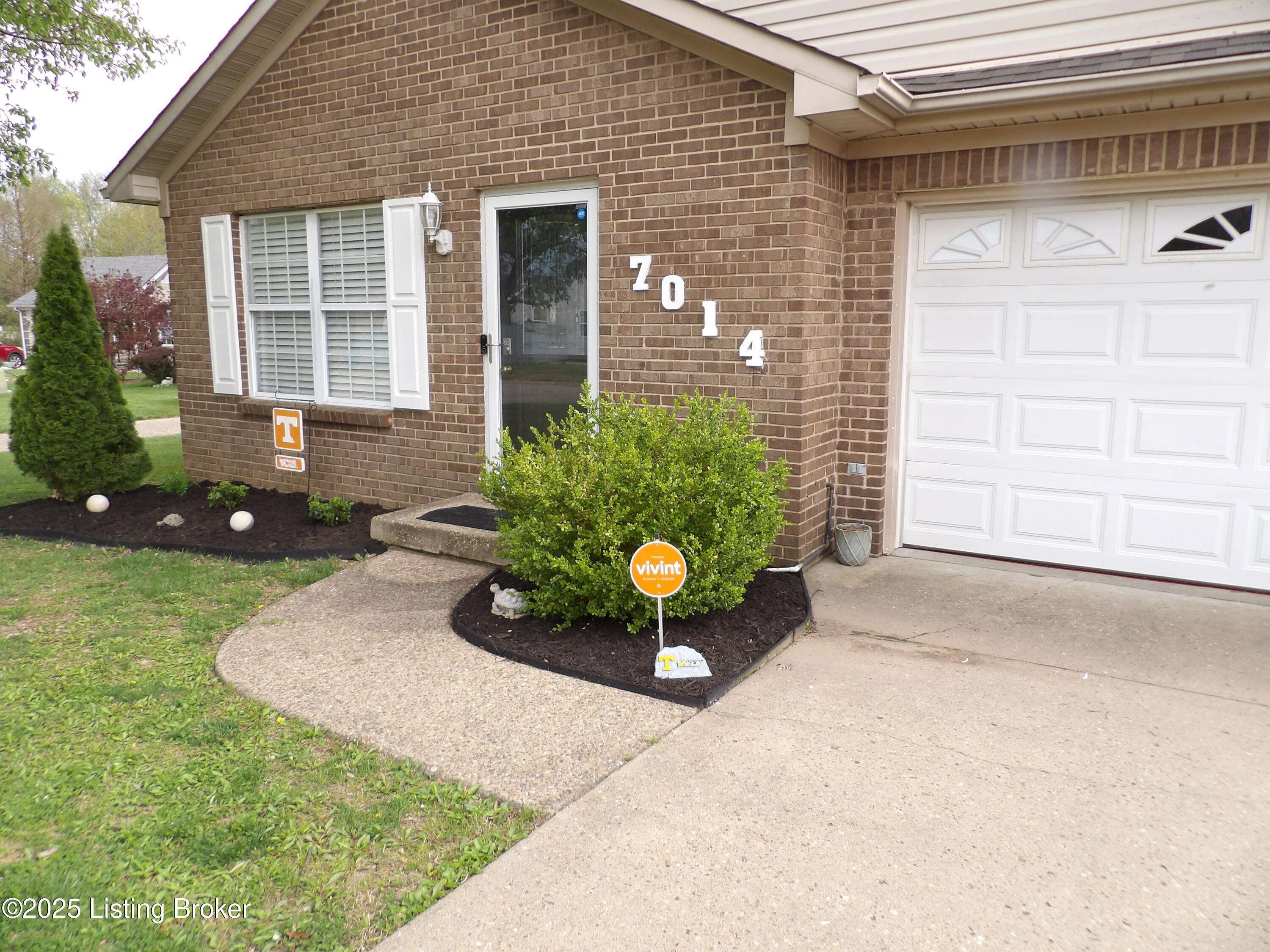 Louisville, KY 40258,7014 Green Creek Pl