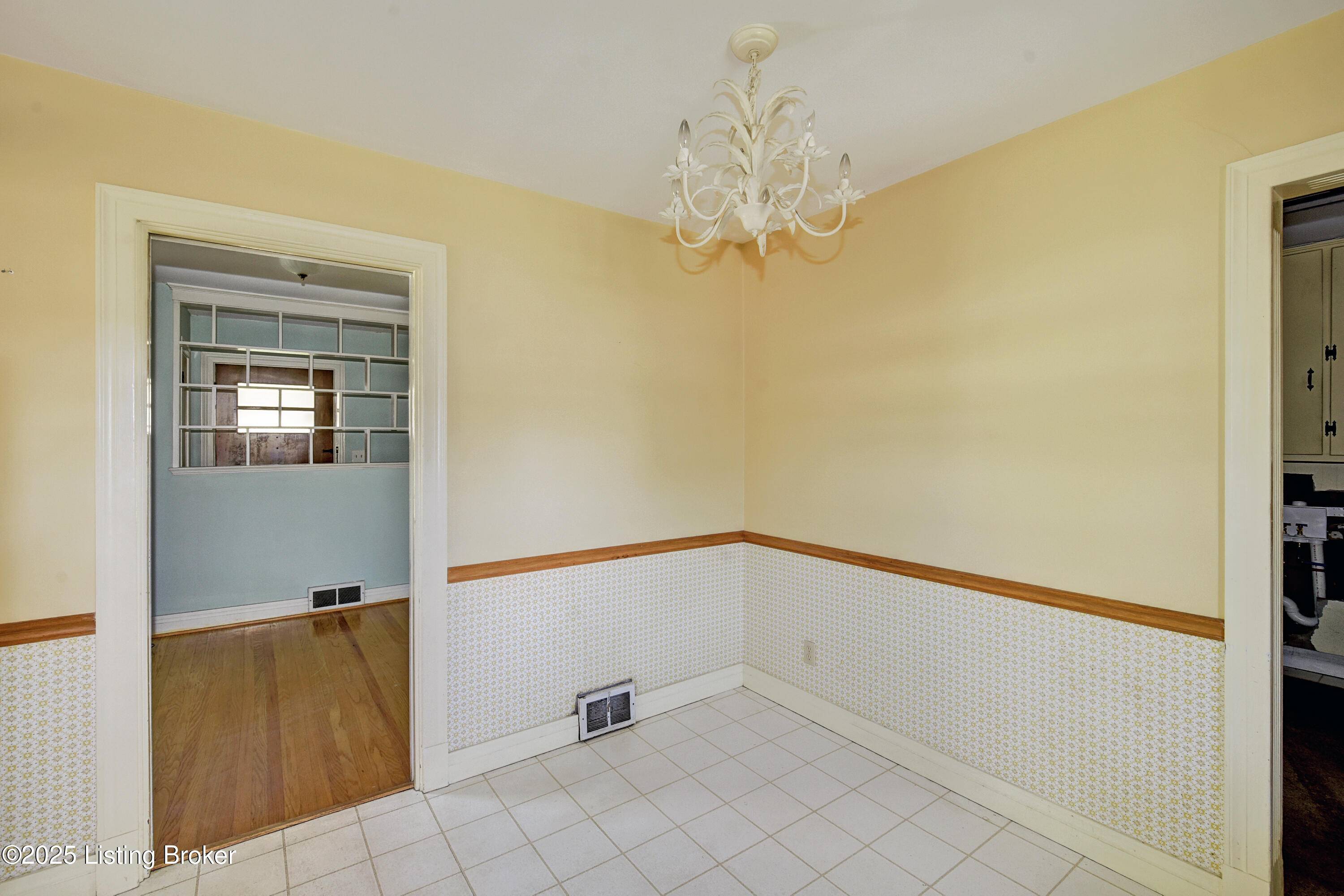 Louisville, KY 40299,9612 Watterson TRL