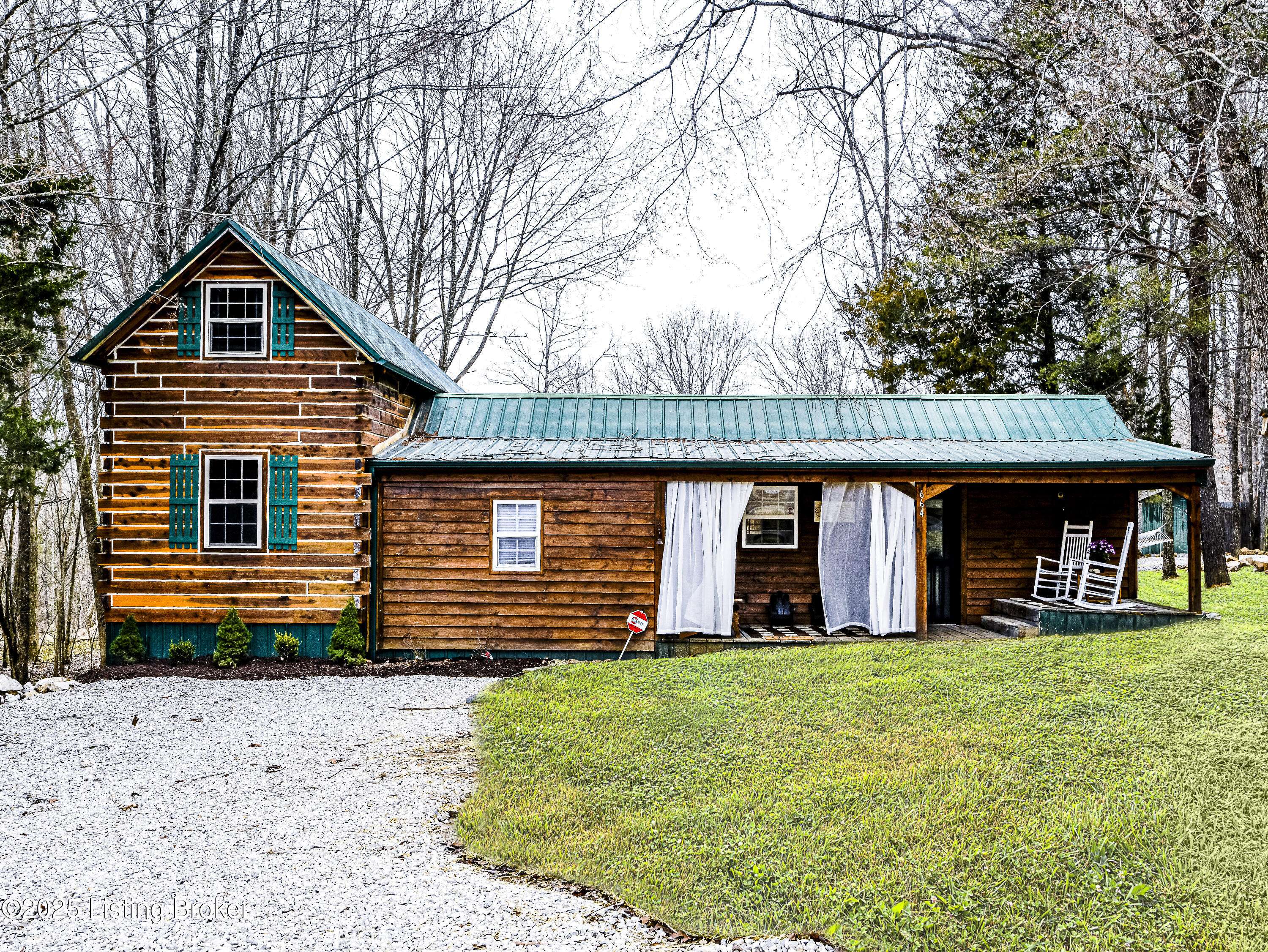 Clarkson, KY 42726,664 Pine Hurst Bay