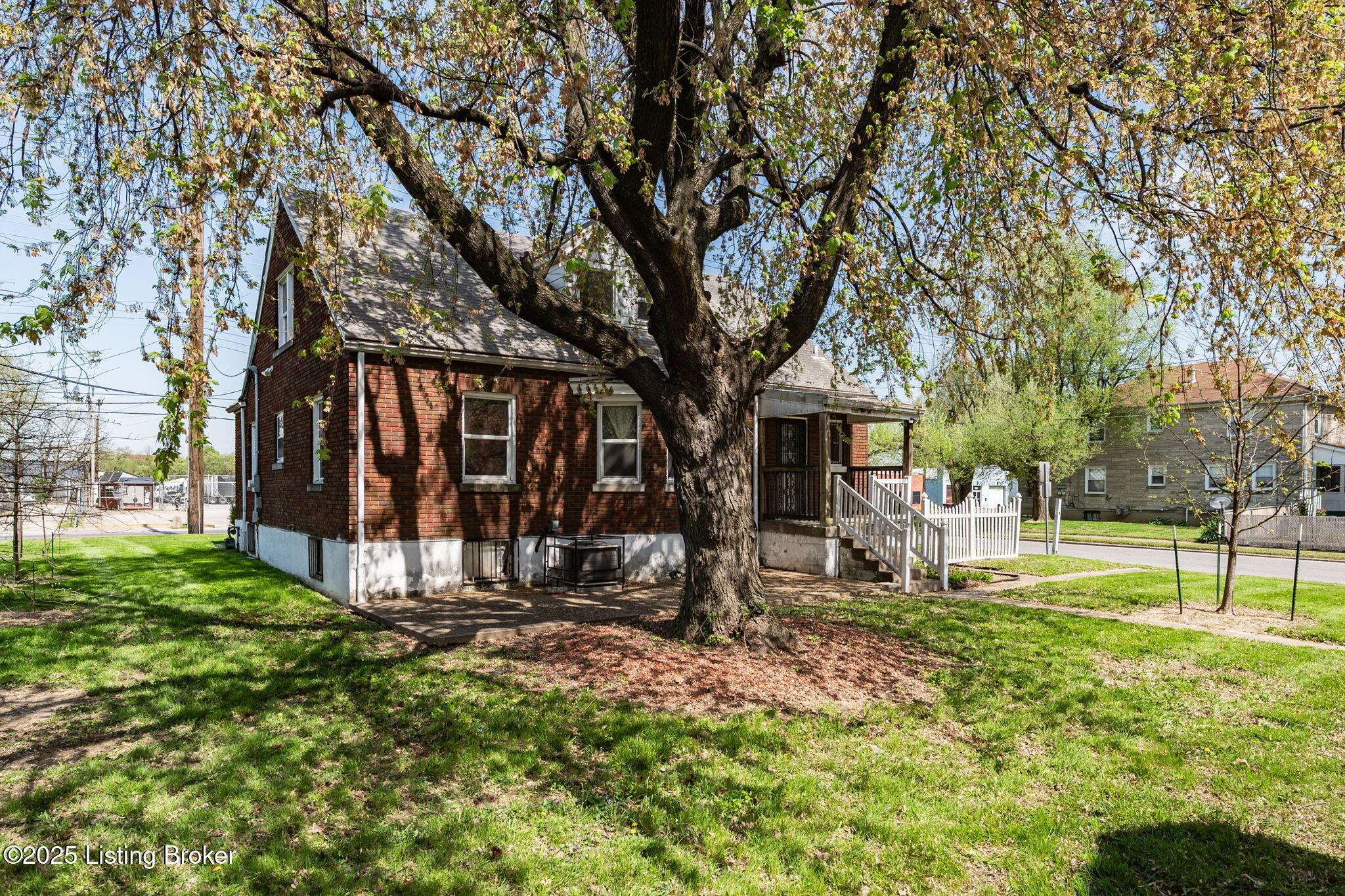 Louisville, KY 40208,2225 7th Street Rd