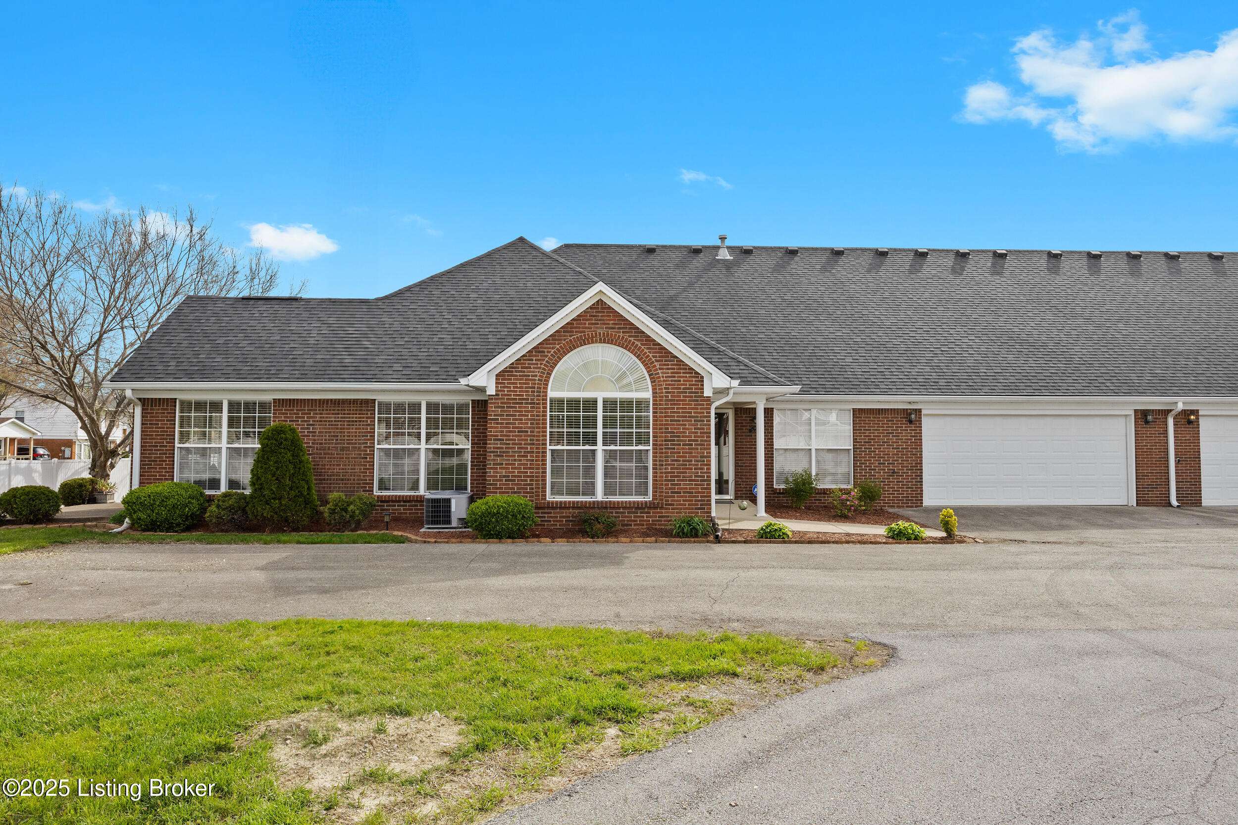 Louisville, KY 40214,7601 Eagle Landing WAY