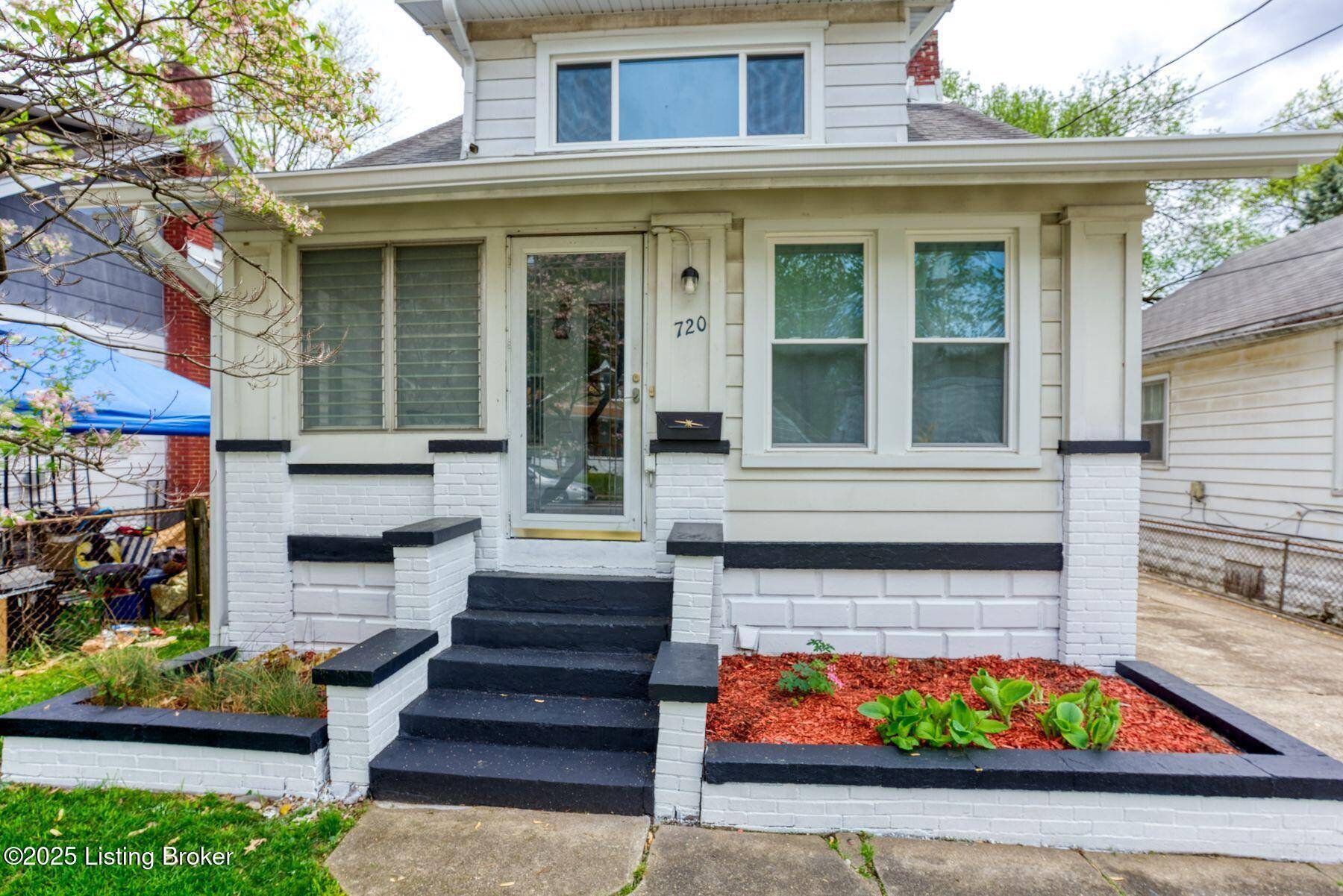 Louisville, KY 40215,720 W Evelyn Ave