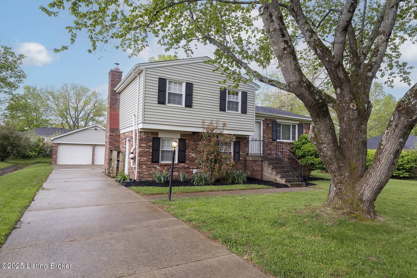 Pewee Valley, KY 40056,6524 Manassas Dr