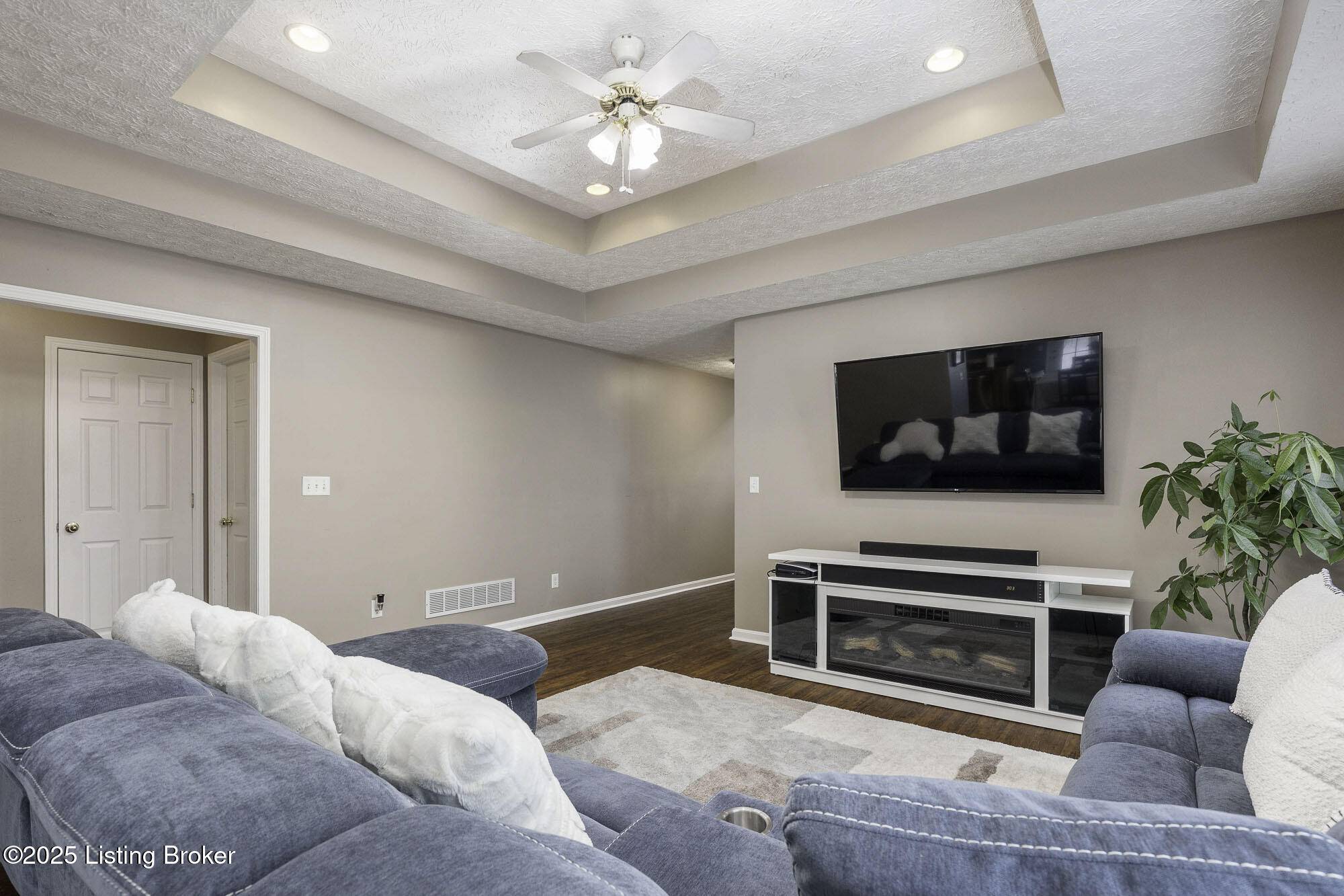 Mt Washington, KY 40047,216 Willow Creek Dr