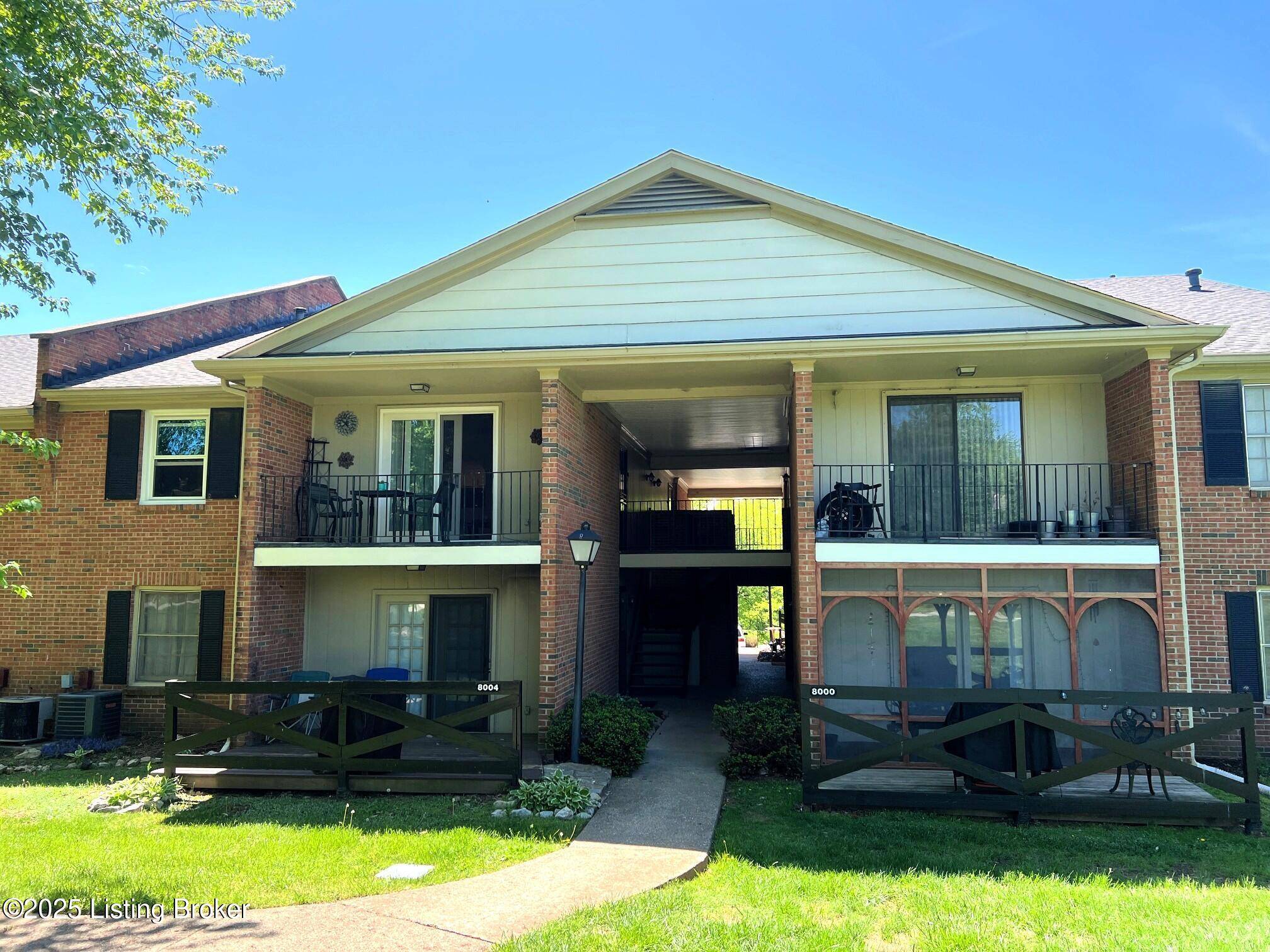 Prospect, KY 40059,8004 Westover Dr #A