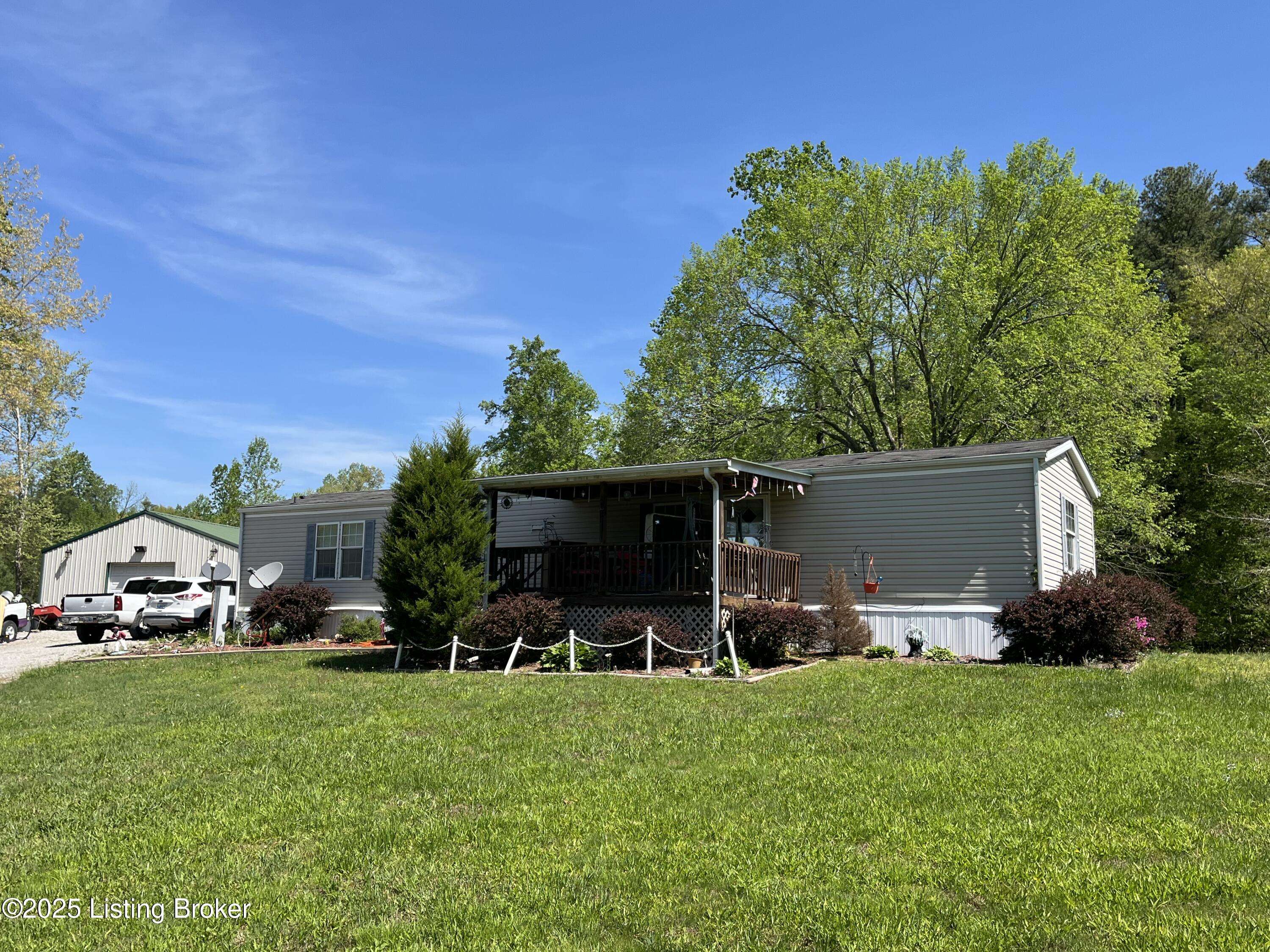 Clarkson, KY 42726,683 Alfie Powell Rd