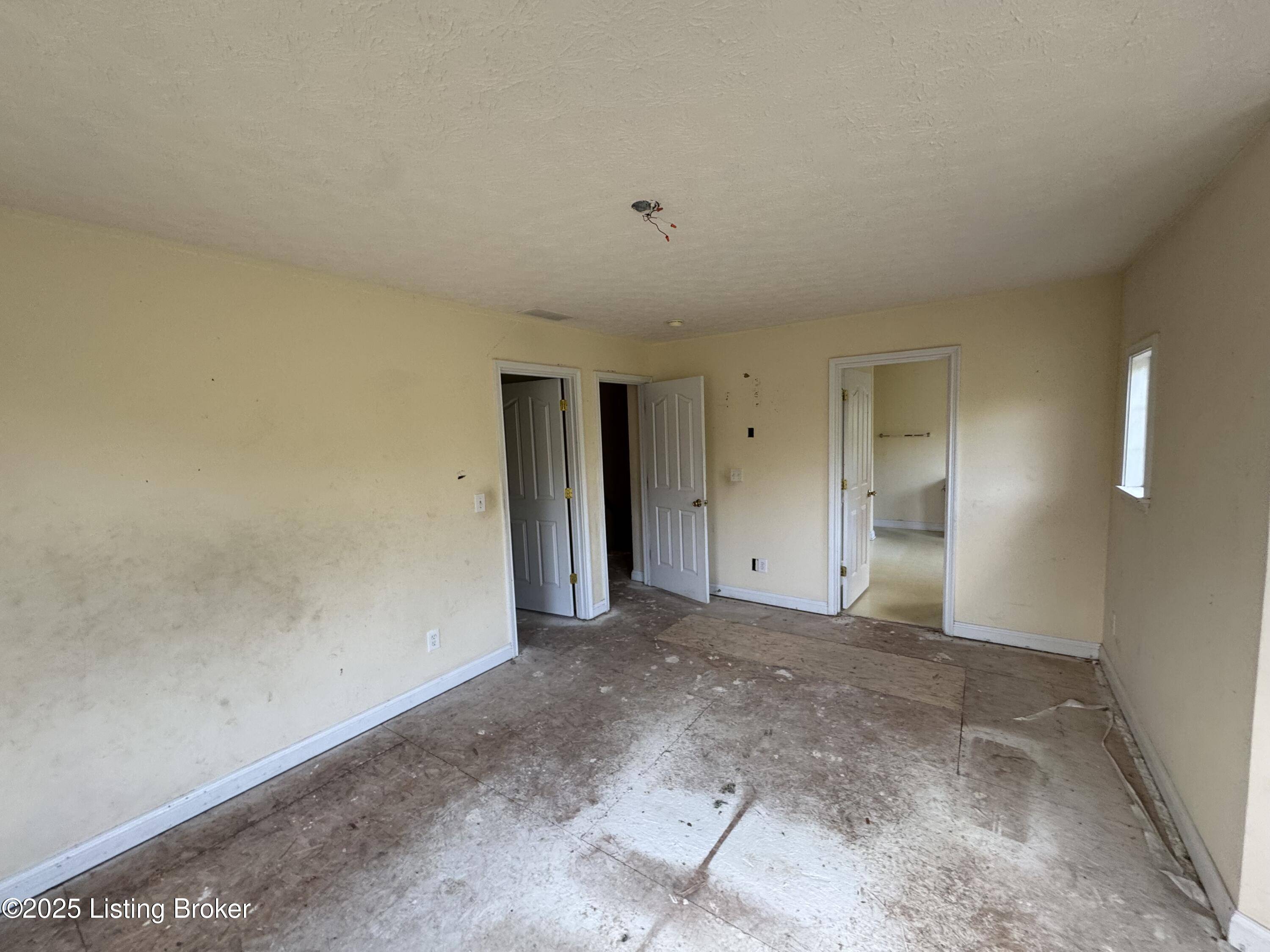 Louisville, KY 40211,1601 Russell Lee Dr