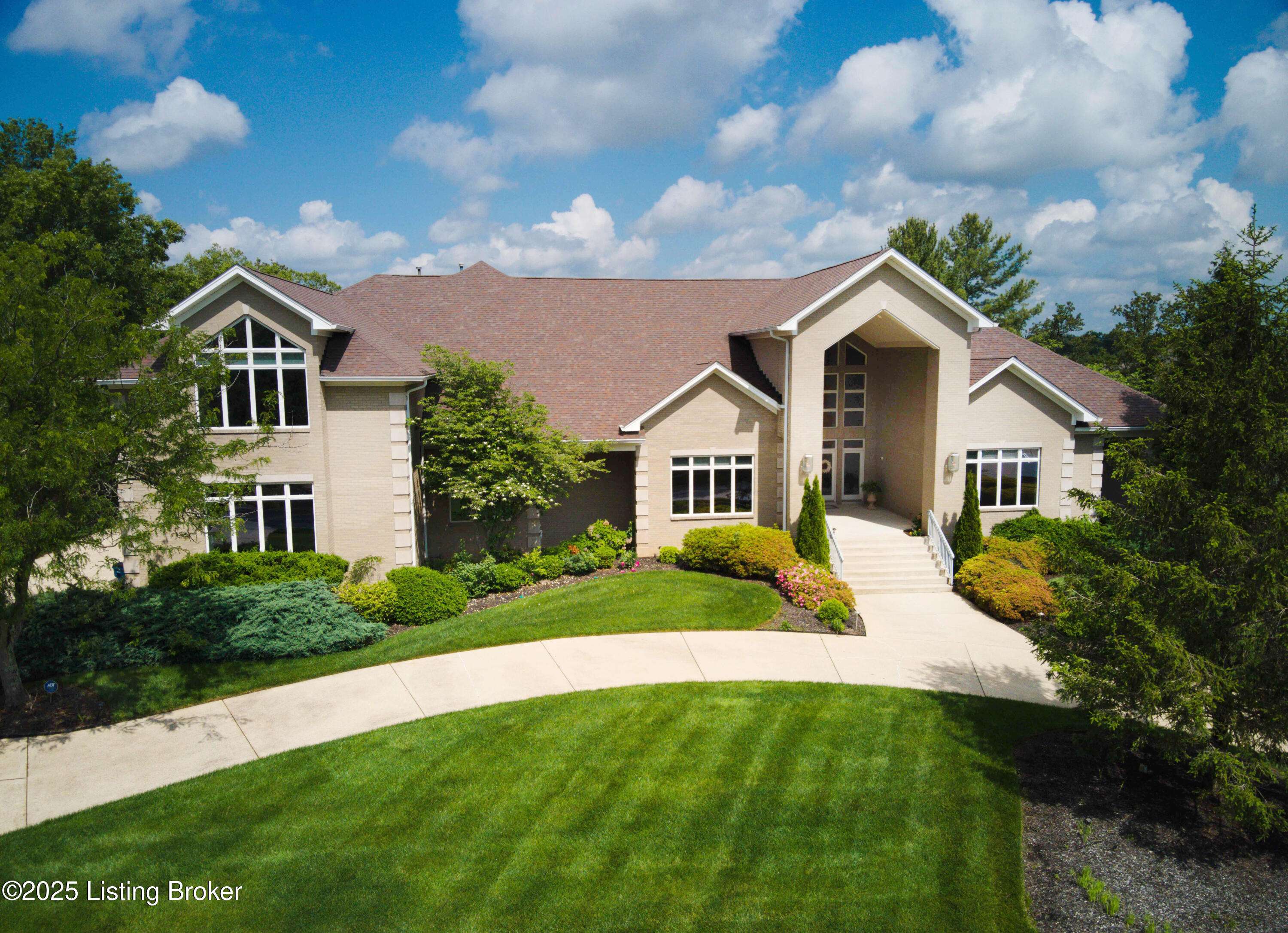 Louisville, KY 40245,2114 Club Vista Pl