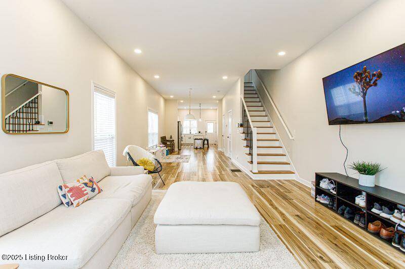 Louisville, KY 40203,605 E Kentucky St
