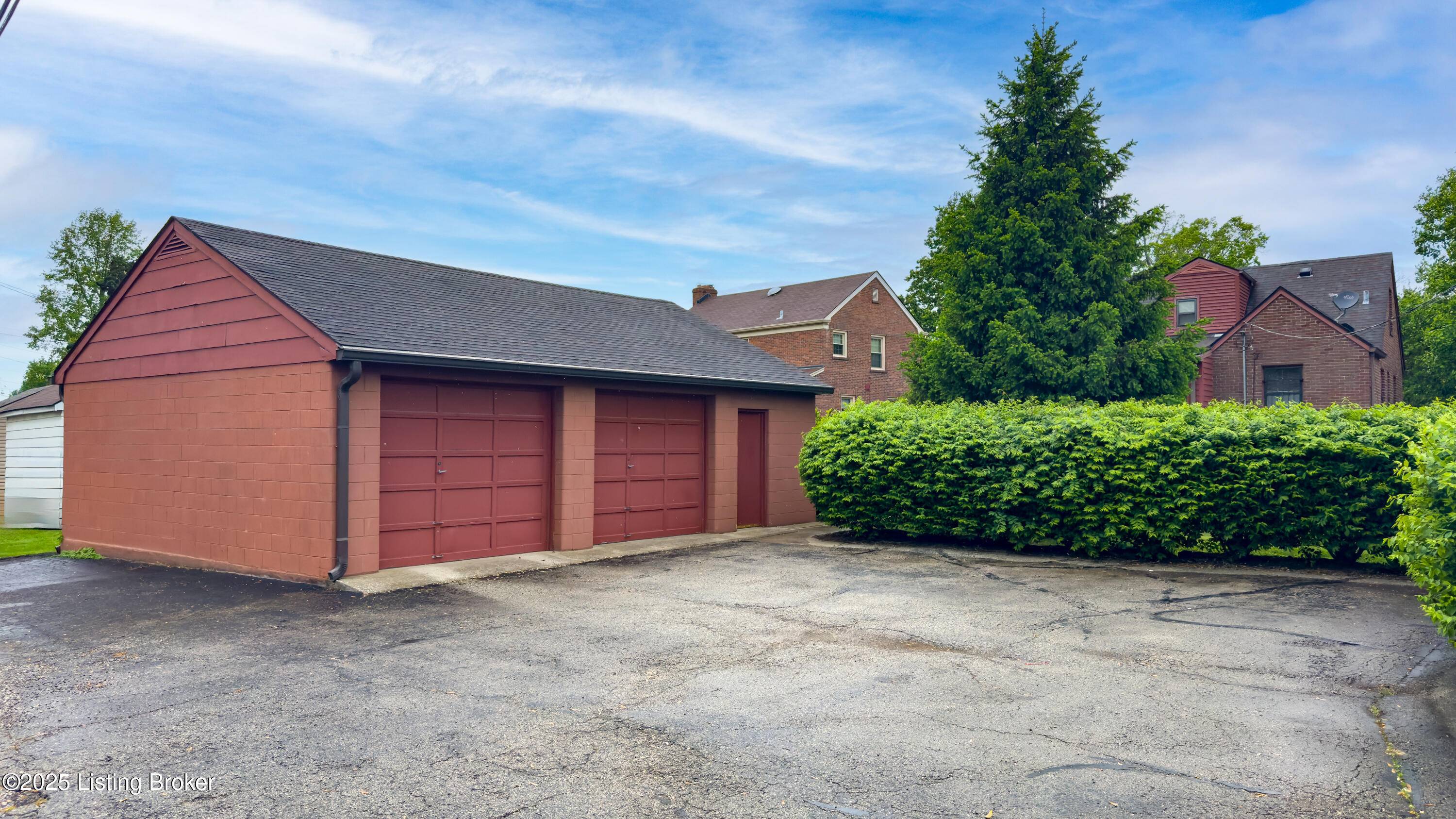 Louisville, KY 40205,2664 Kings HWY