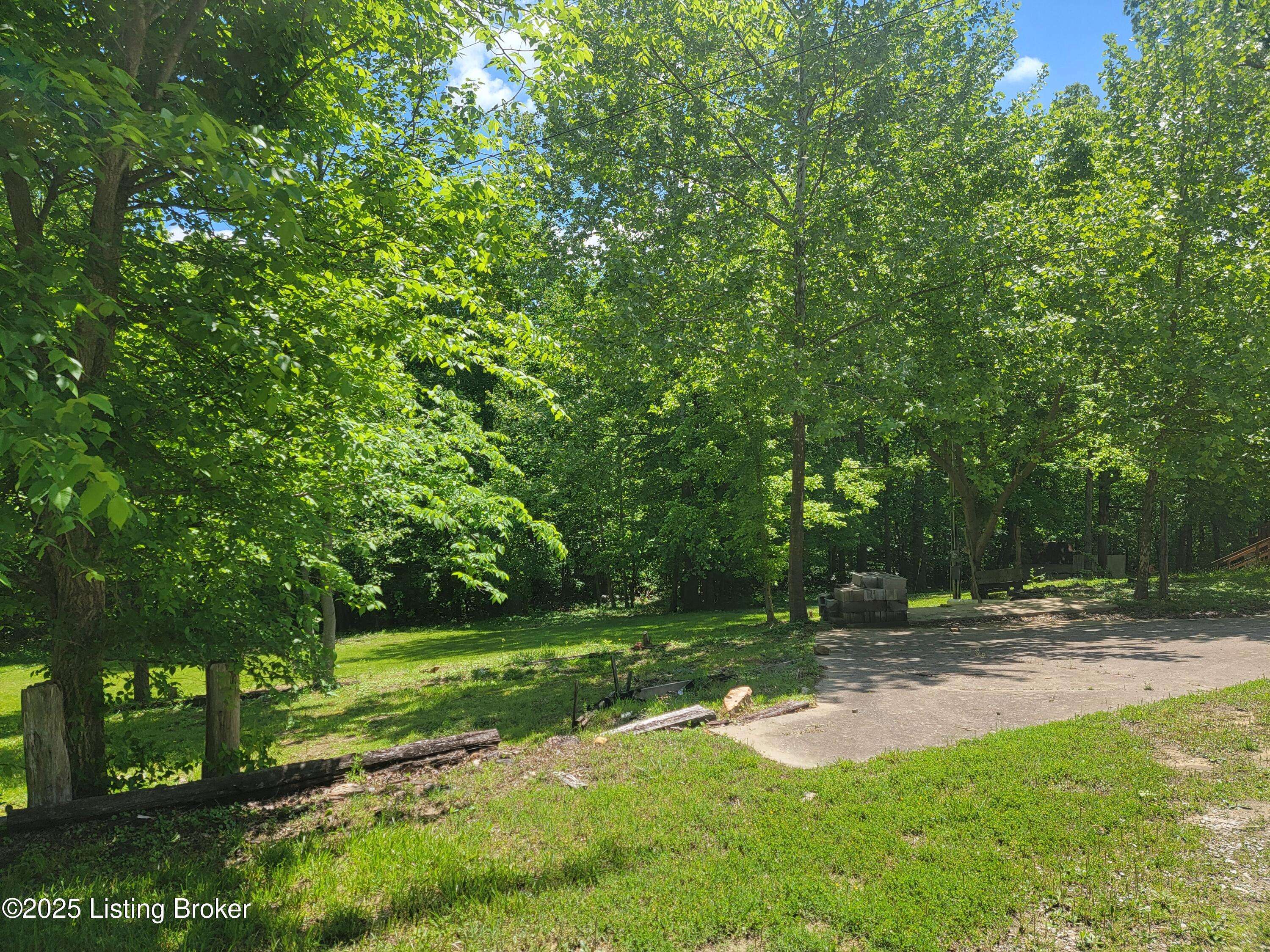 Clarkson, KY 42726,203 Kaufman Rd