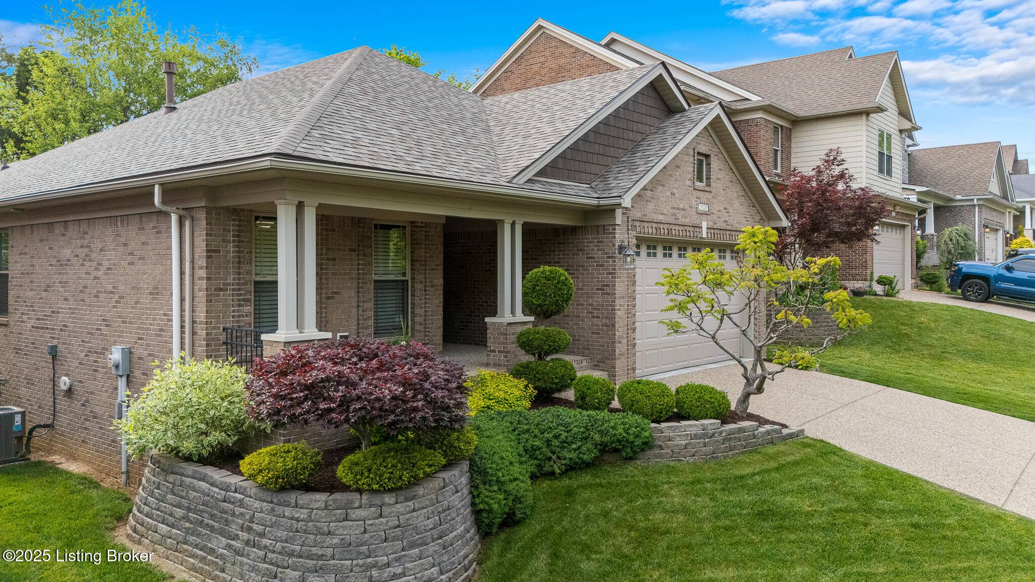 Louisville, KY 40299,3928 Bristol Oaks Dr