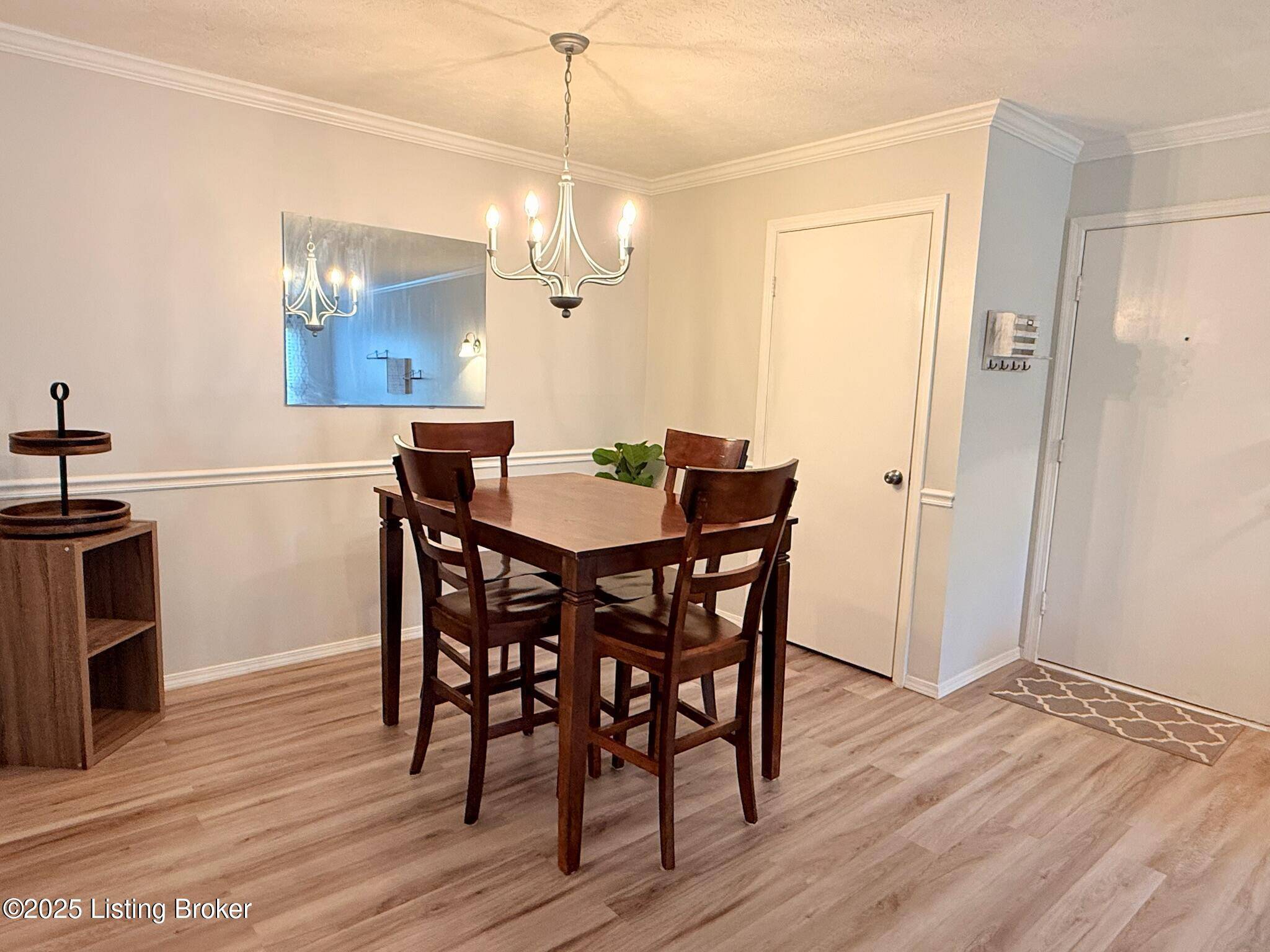 Louisville, KY 40222,8127 Lake Ave #8