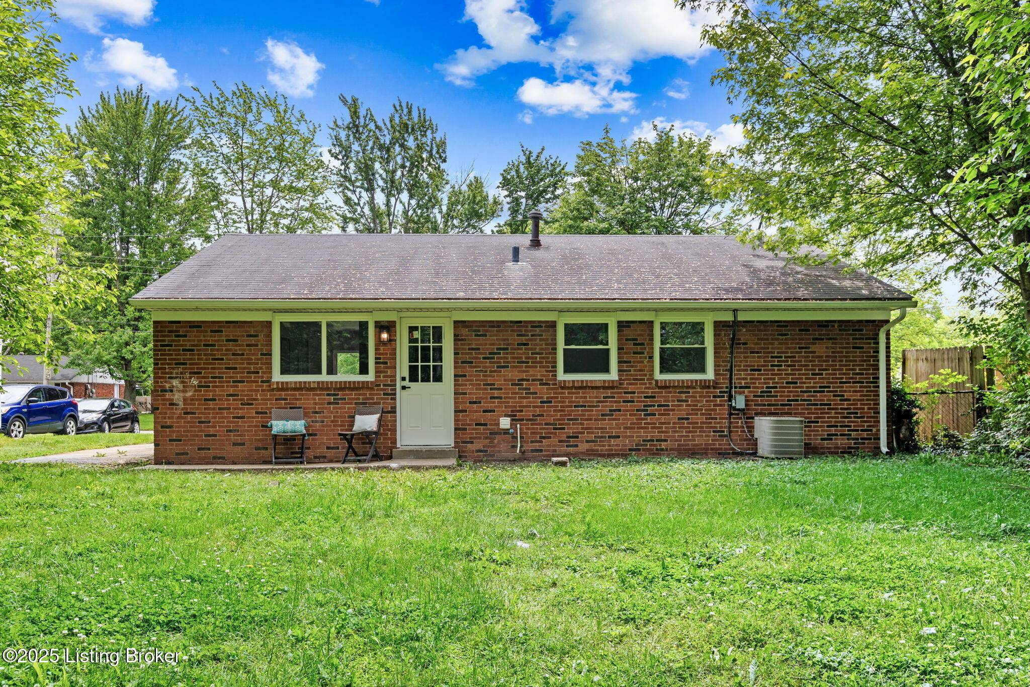Louisville, KY 40218,5516 Revere Dr