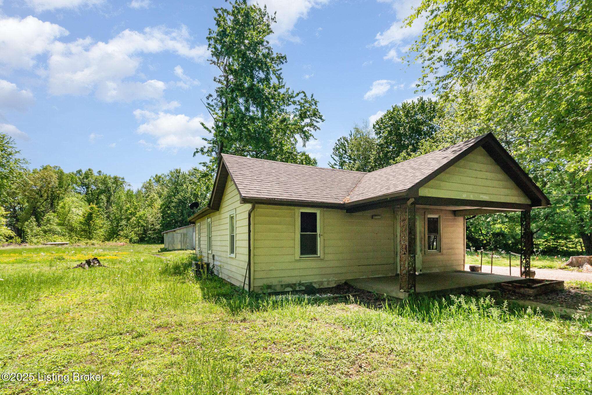 Louisville, KY 40229,3608 Mud Ln