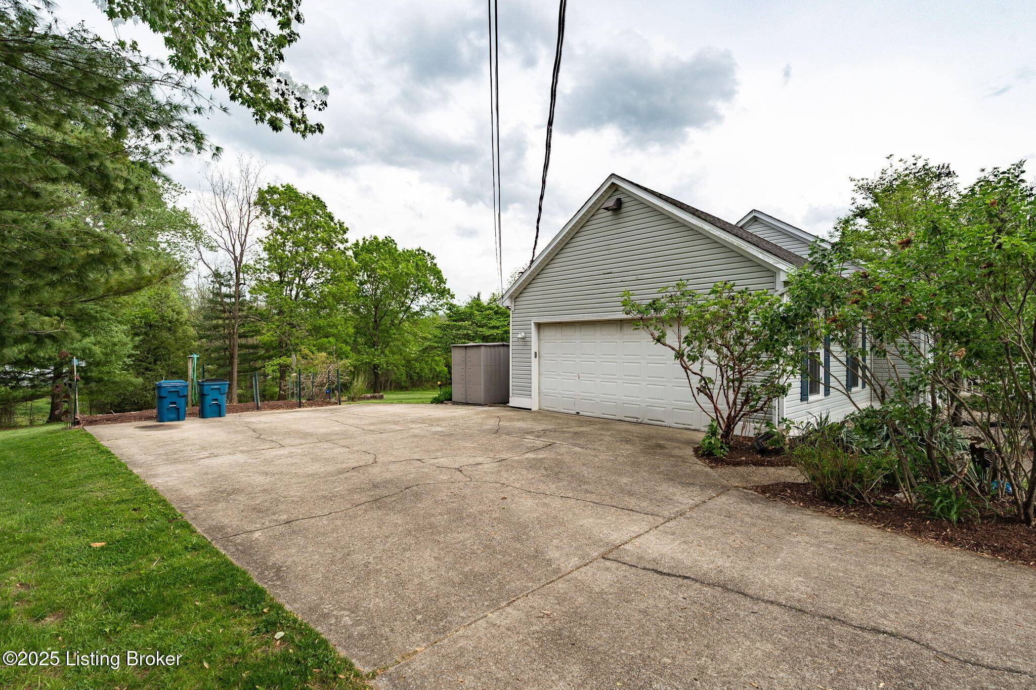 Crestwood, KY 40014,5707 Blueberry Dr