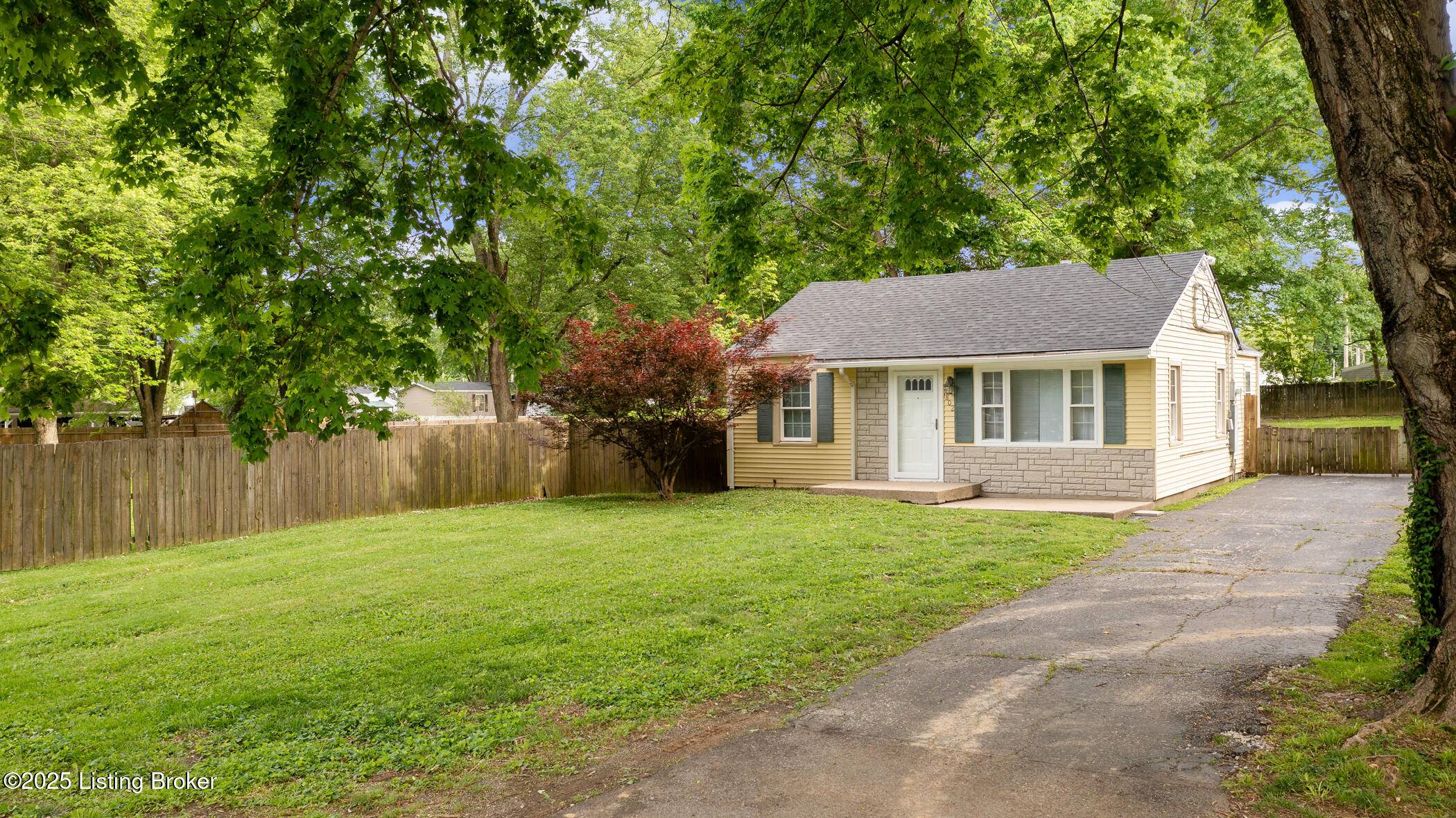 Louisville, KY 40258,7802 Edna M Rd