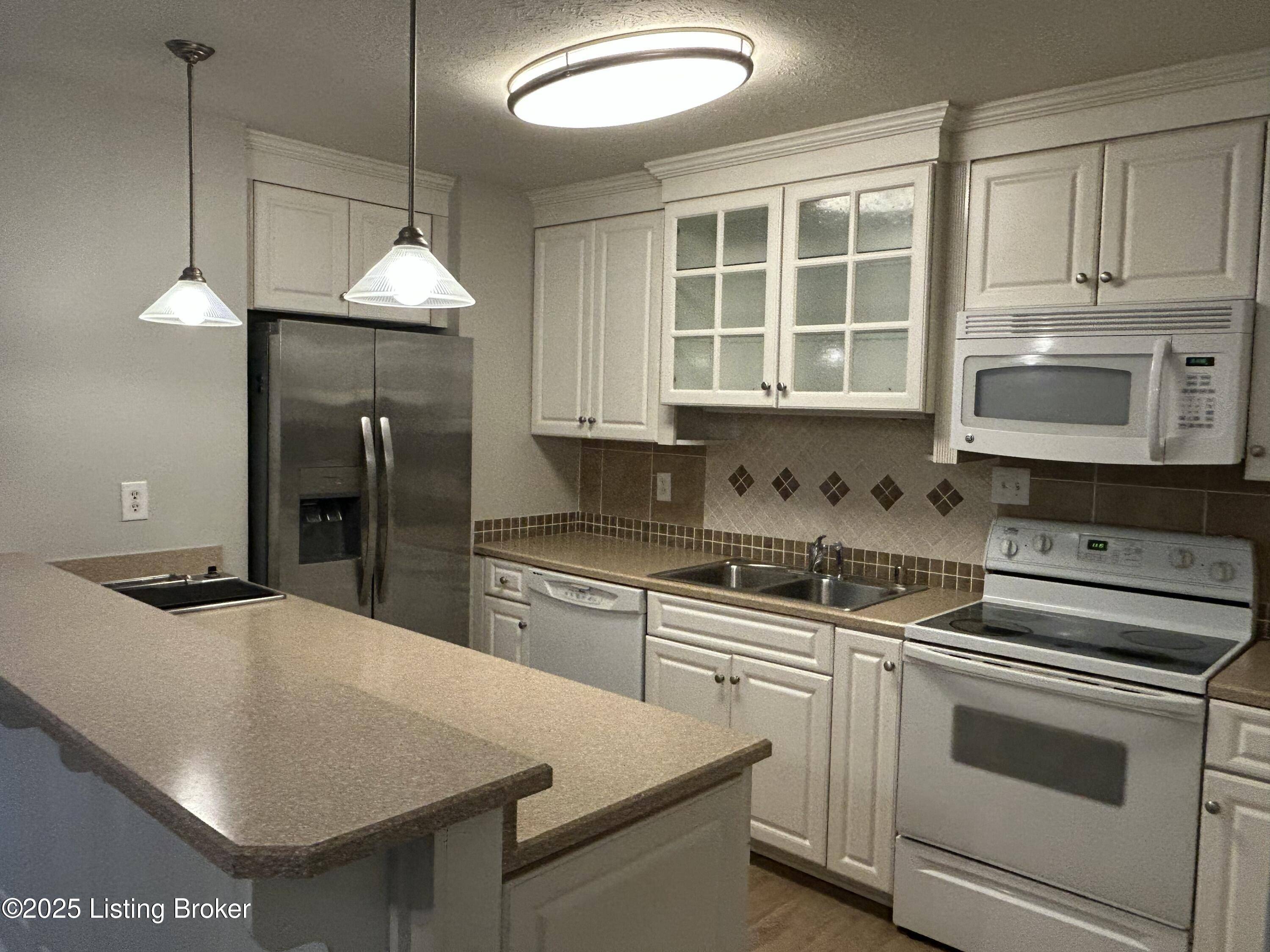 Louisville, KY 40241,3809 Chamberlain Ln #D