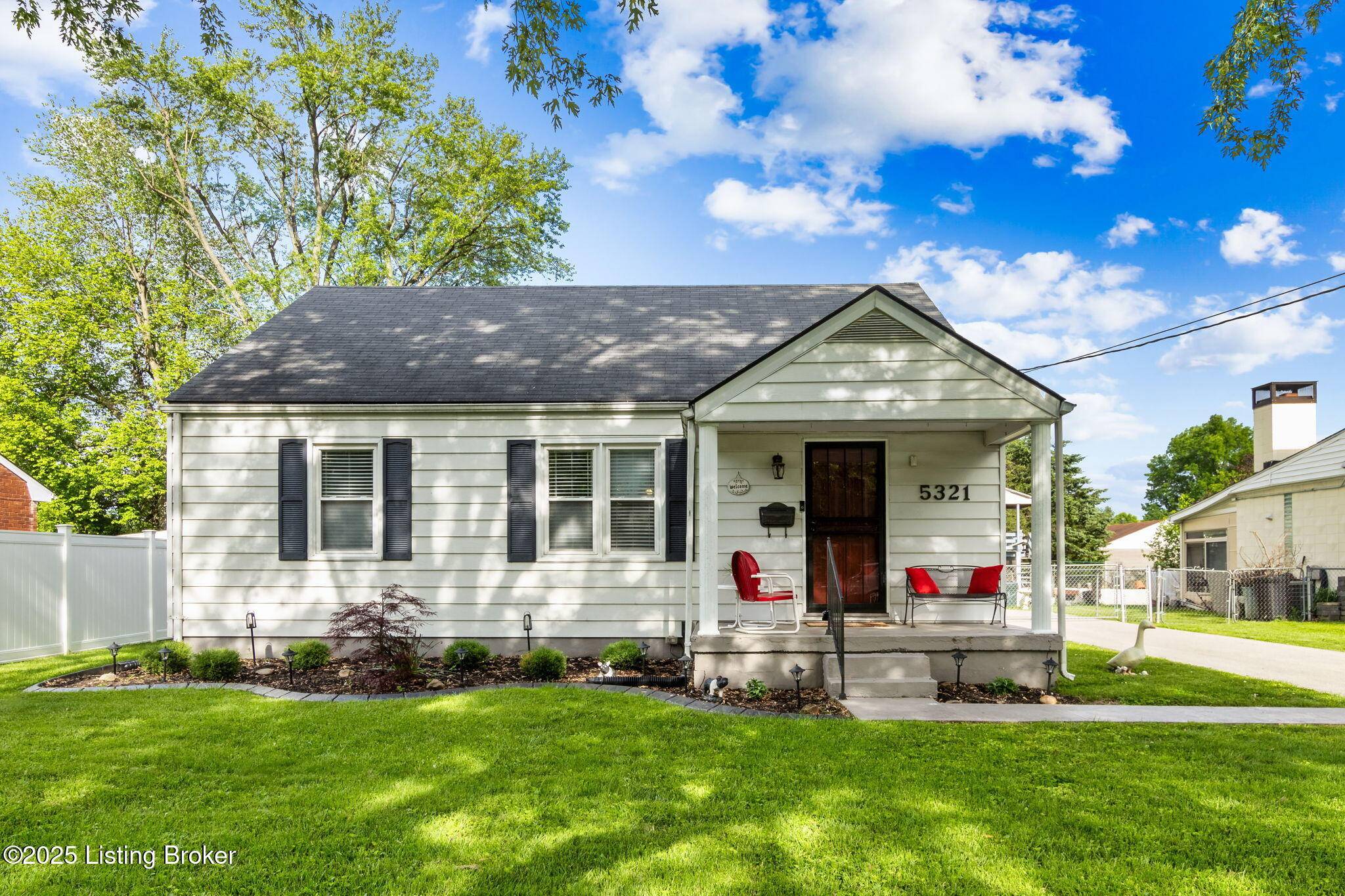 Louisville, KY 40216,5321 Tahia Dr