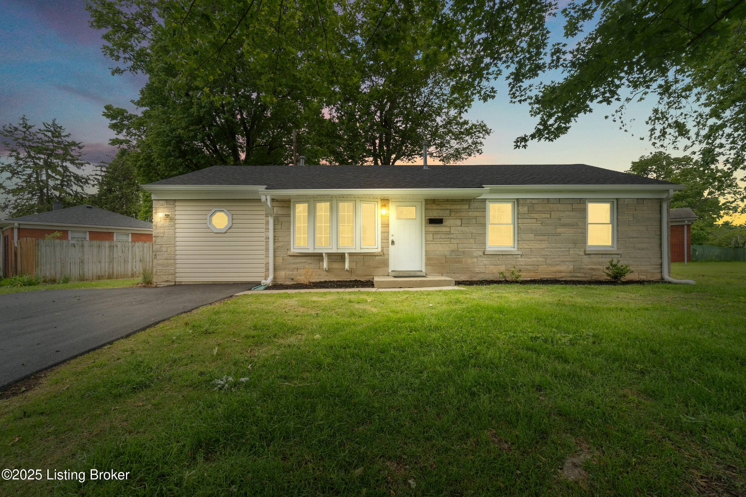 Louisville, KY 40242,1308 Whirlaway Dr