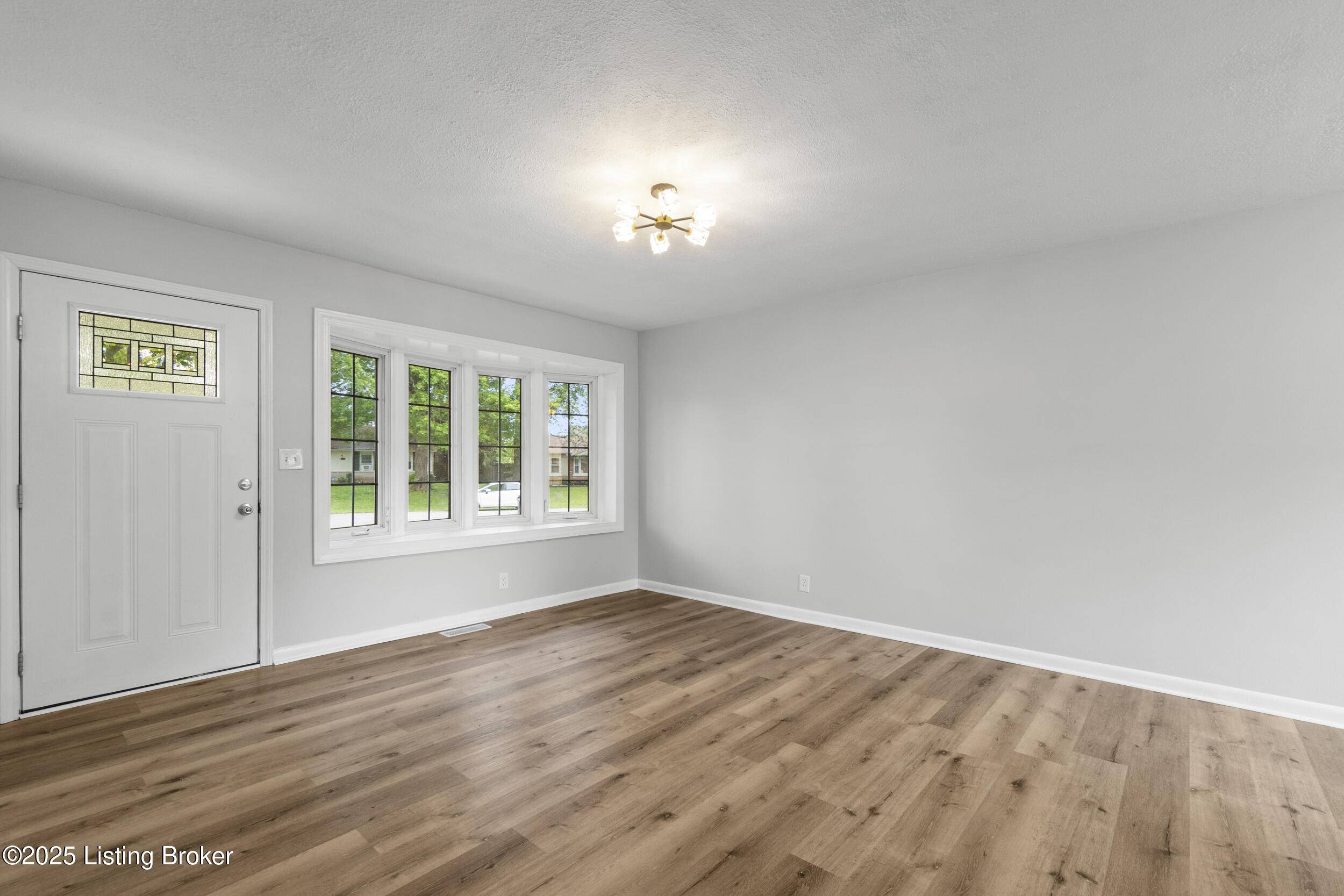 Louisville, KY 40242,1308 Whirlaway Dr